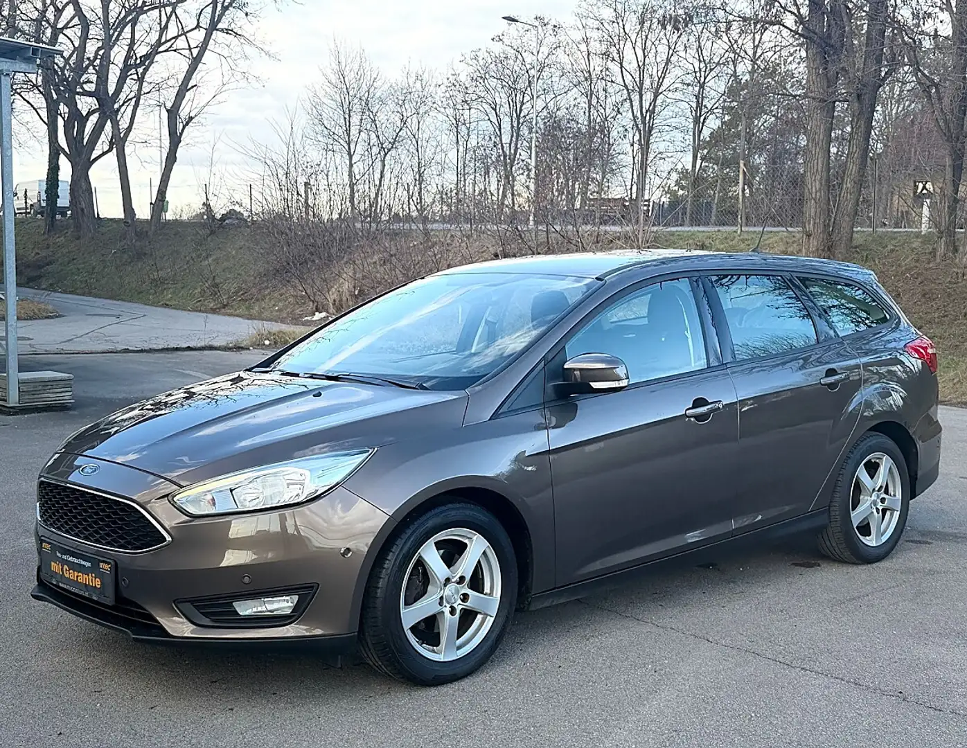 Ford Focus Traveller Trend Aut. Motor neu 700km gefahren! Beige - 2
