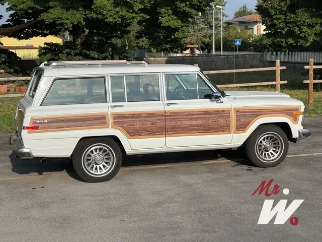 Jeep Wagoneer 1988  5900