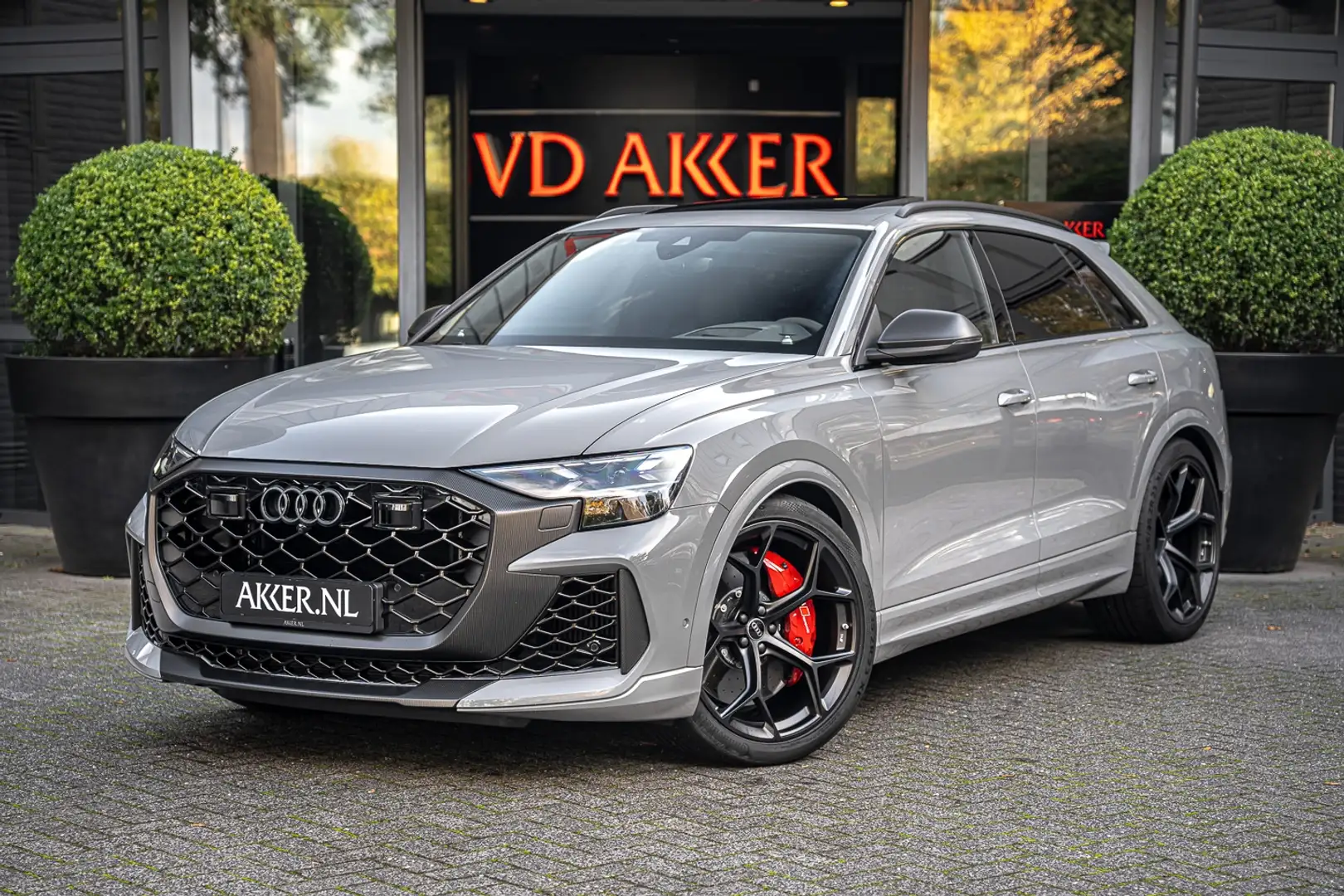 Audi RS Q8 RSQ8 Performance Carbon Ext. | Massage | Sportdiff Grau - 1