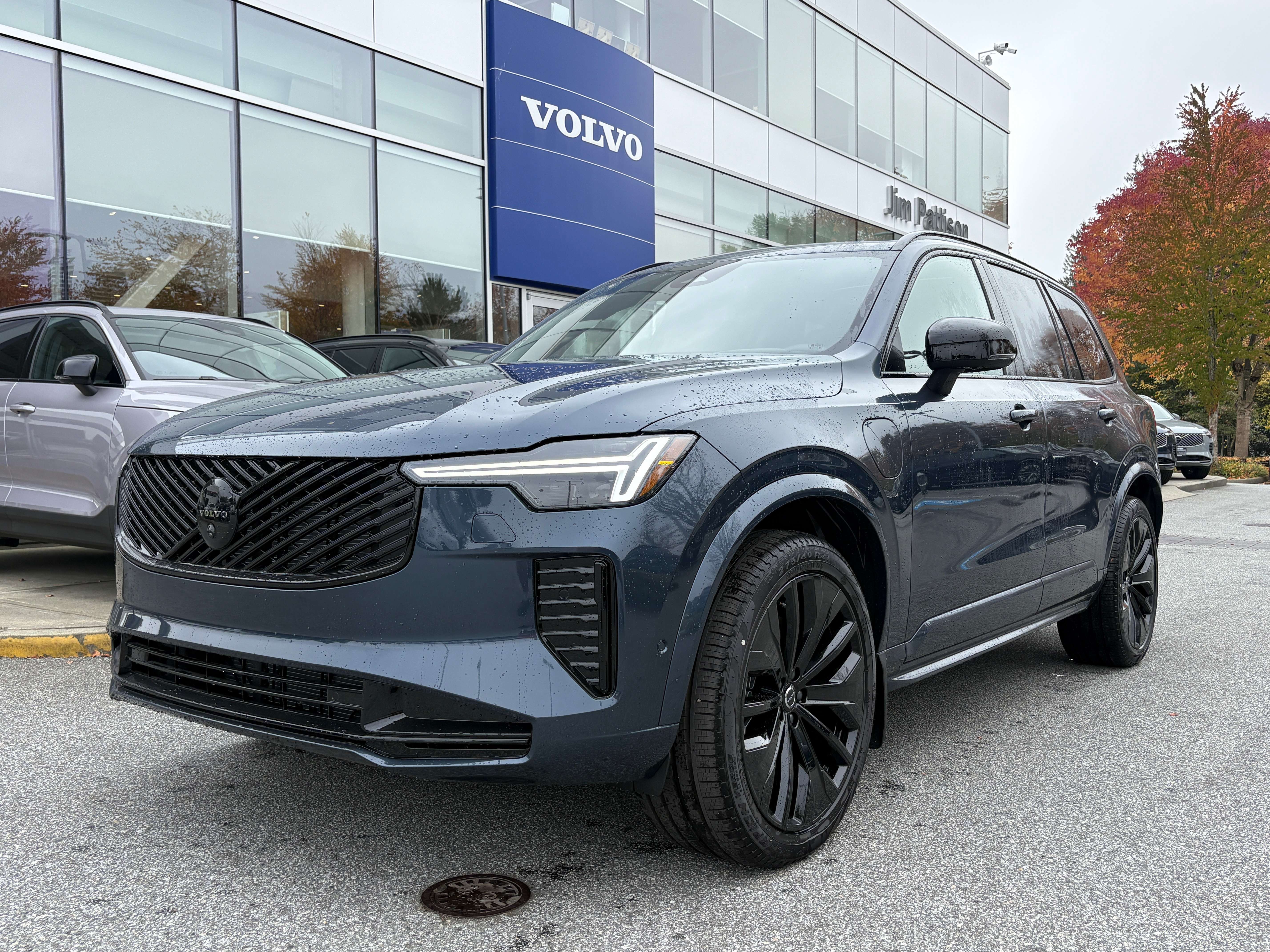 Blue 2027 Volvo XC90 SUV / Crossover  Automatic