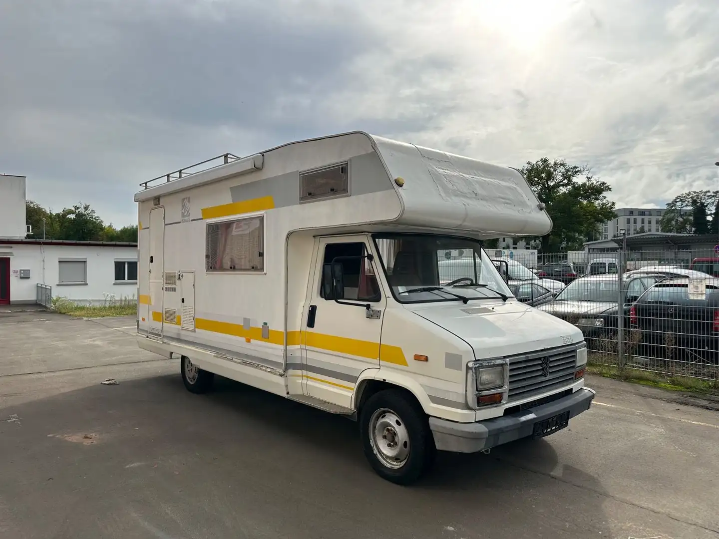Knaus Peugot Boxer 2.5TD OHNE TÜV Beige - 1