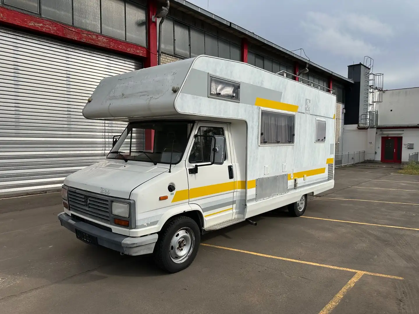 Knaus Peugot Boxer 2.5TD OHNE TÜV Beige - 2