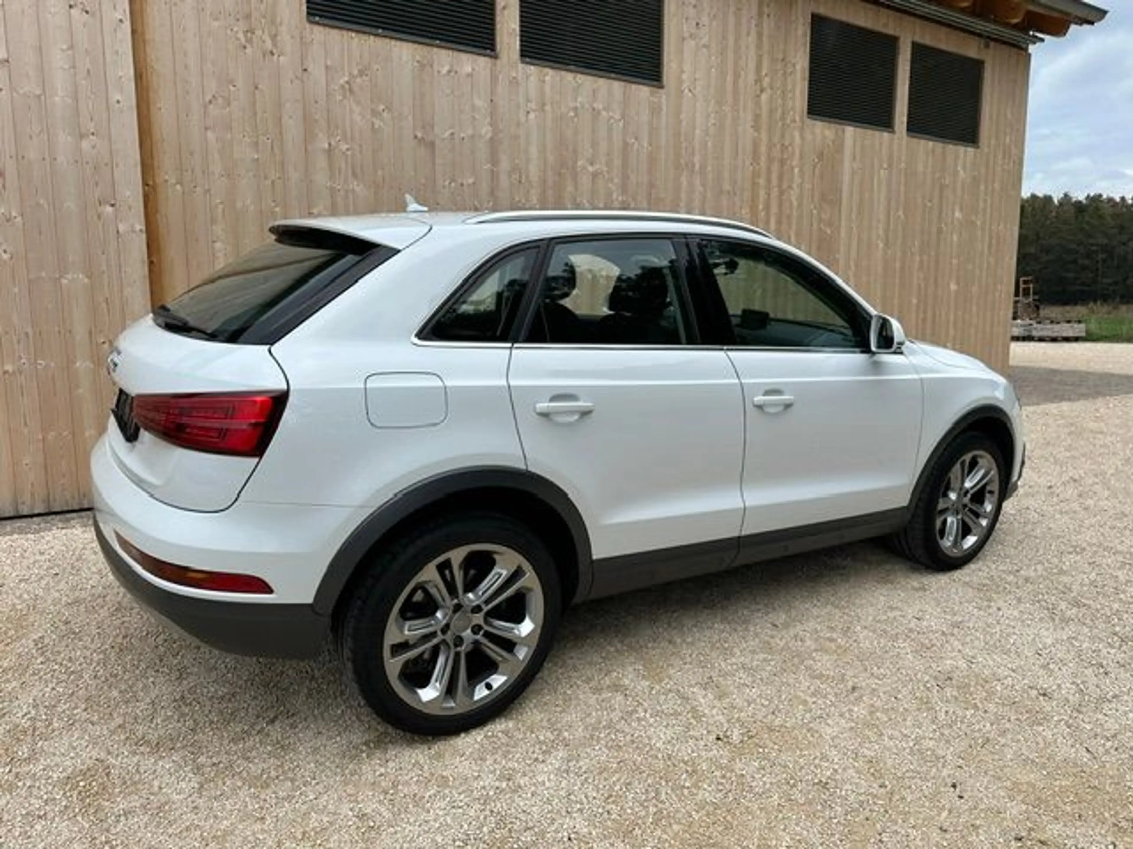 Audi Q3 1.4 TSI 19" LED NAVI SHZ — photo 3