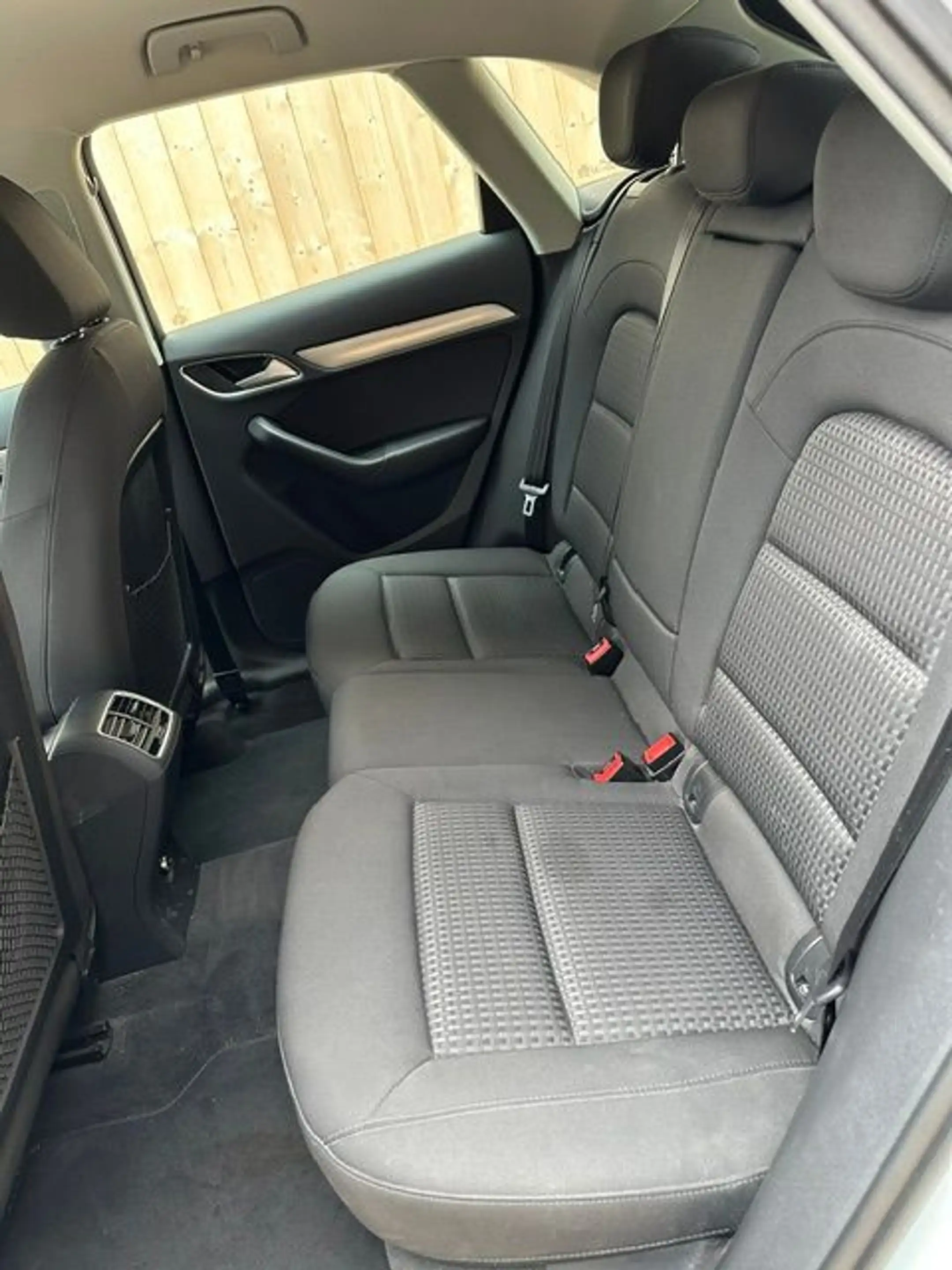 Audi Q3 1.4 TSI 19" LED NAVI SHZ — photo 12