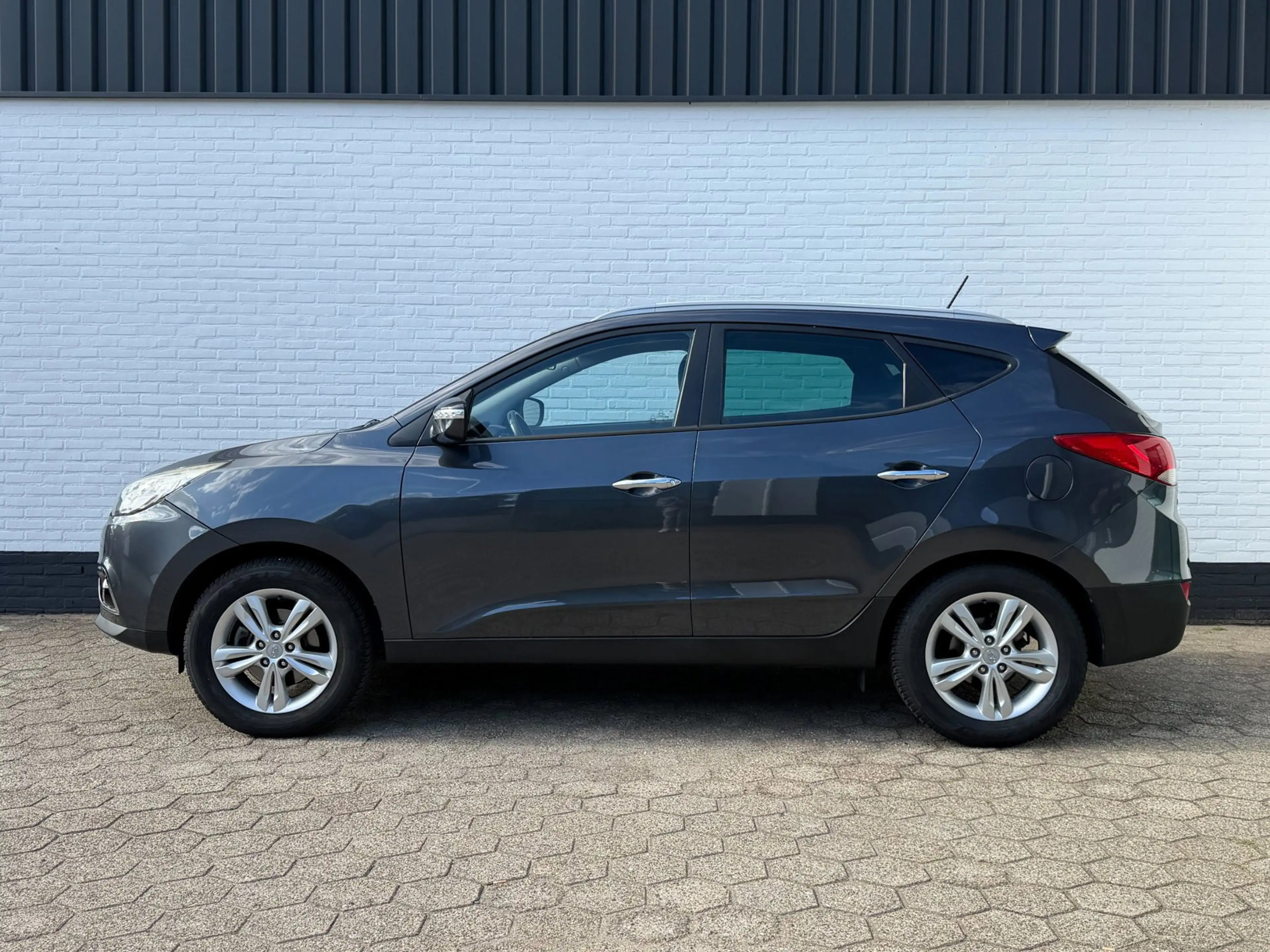 Hyundai iX35 2.0i Style l CRUISE l CAMERA l TREKHAAK l NAP! — photo 2