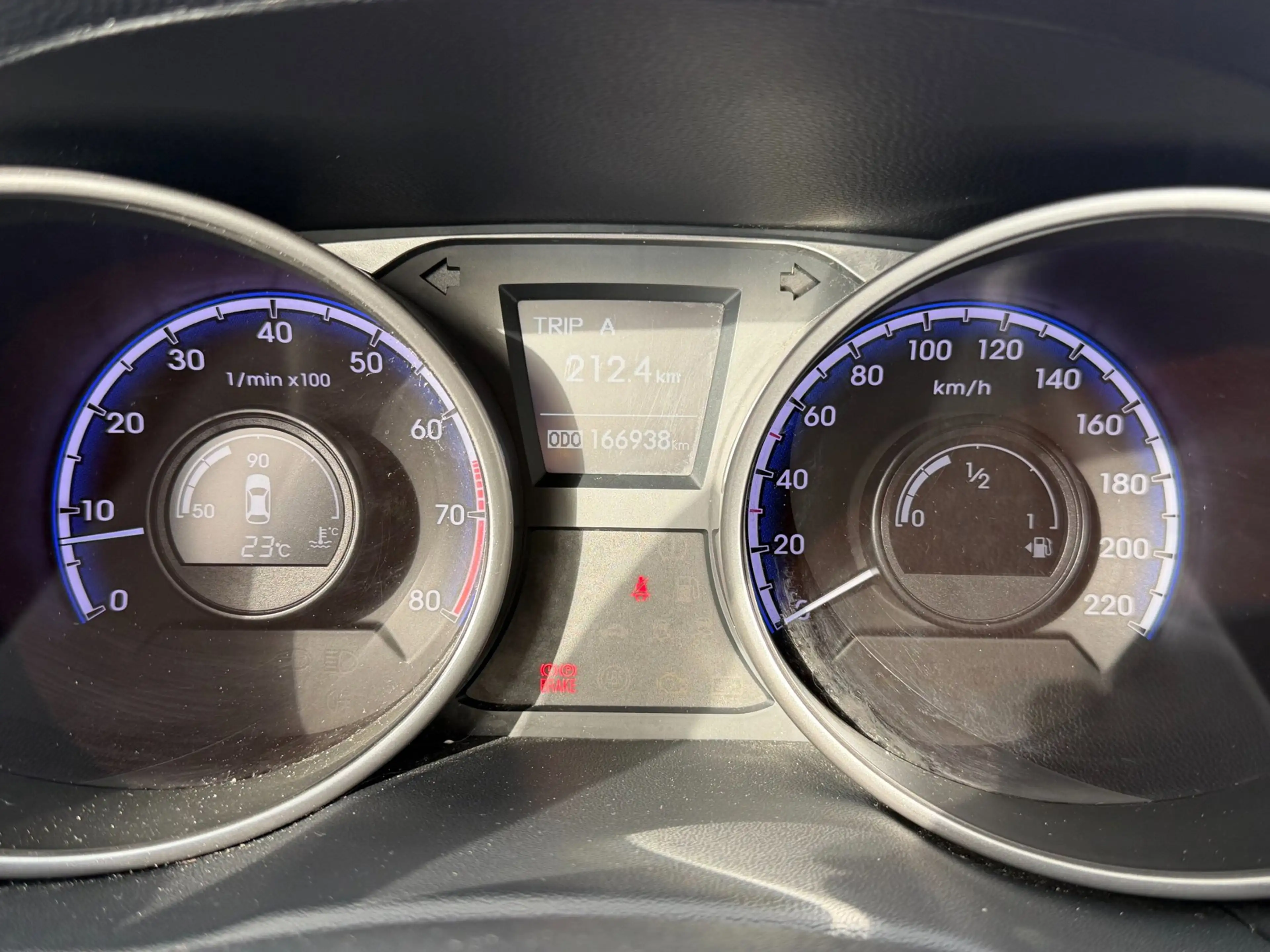 Hyundai iX35 2.0i Style l CRUISE l CAMERA l TREKHAAK l NAP! — photo 12