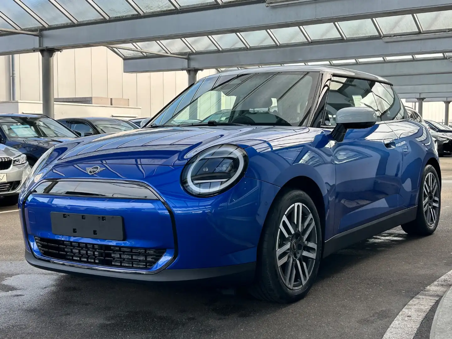 MINI Cooper E Classic Trim Paket S HUD/KomfZug/RFK Blau - 2