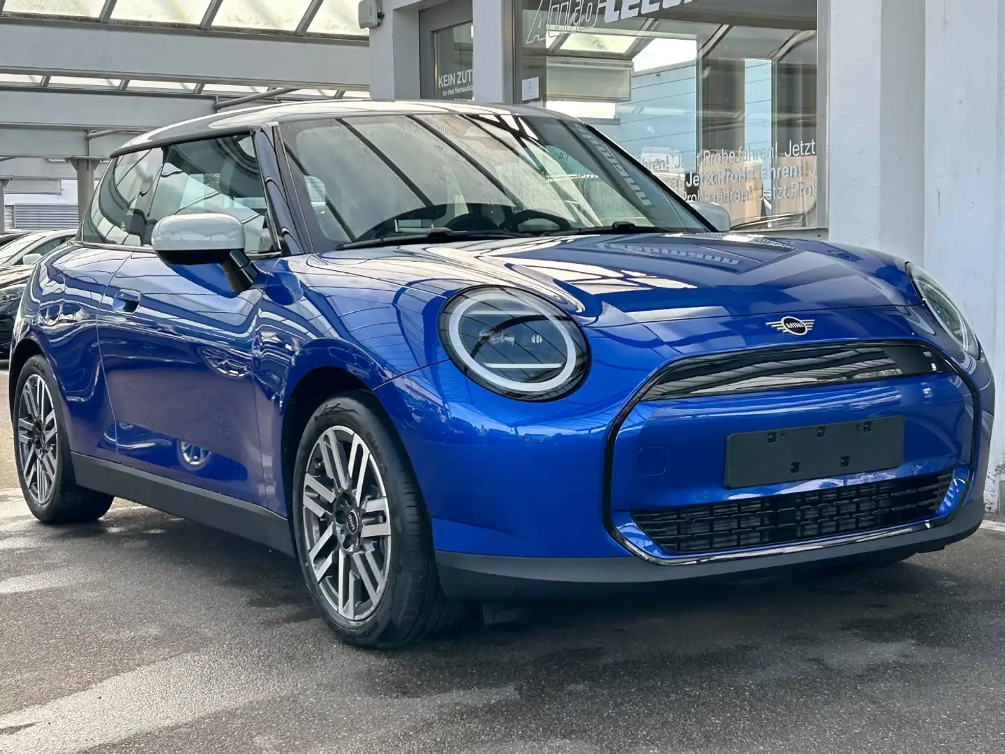 MINI Cooper E Classic Trim Paket S HUD/KomfZug/RFK Blau - 2