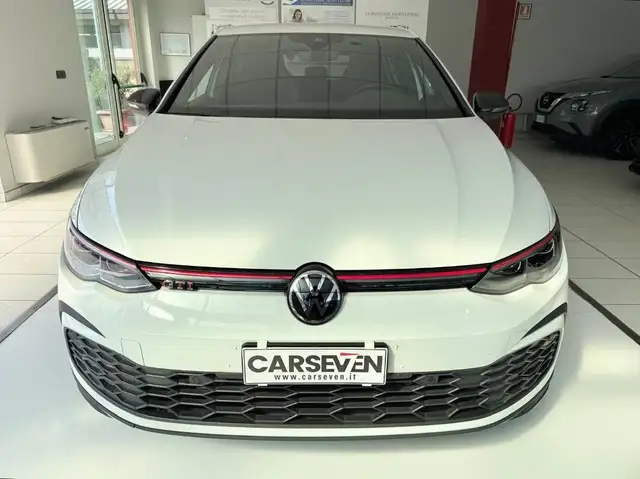 Volkswagen Golf view 2