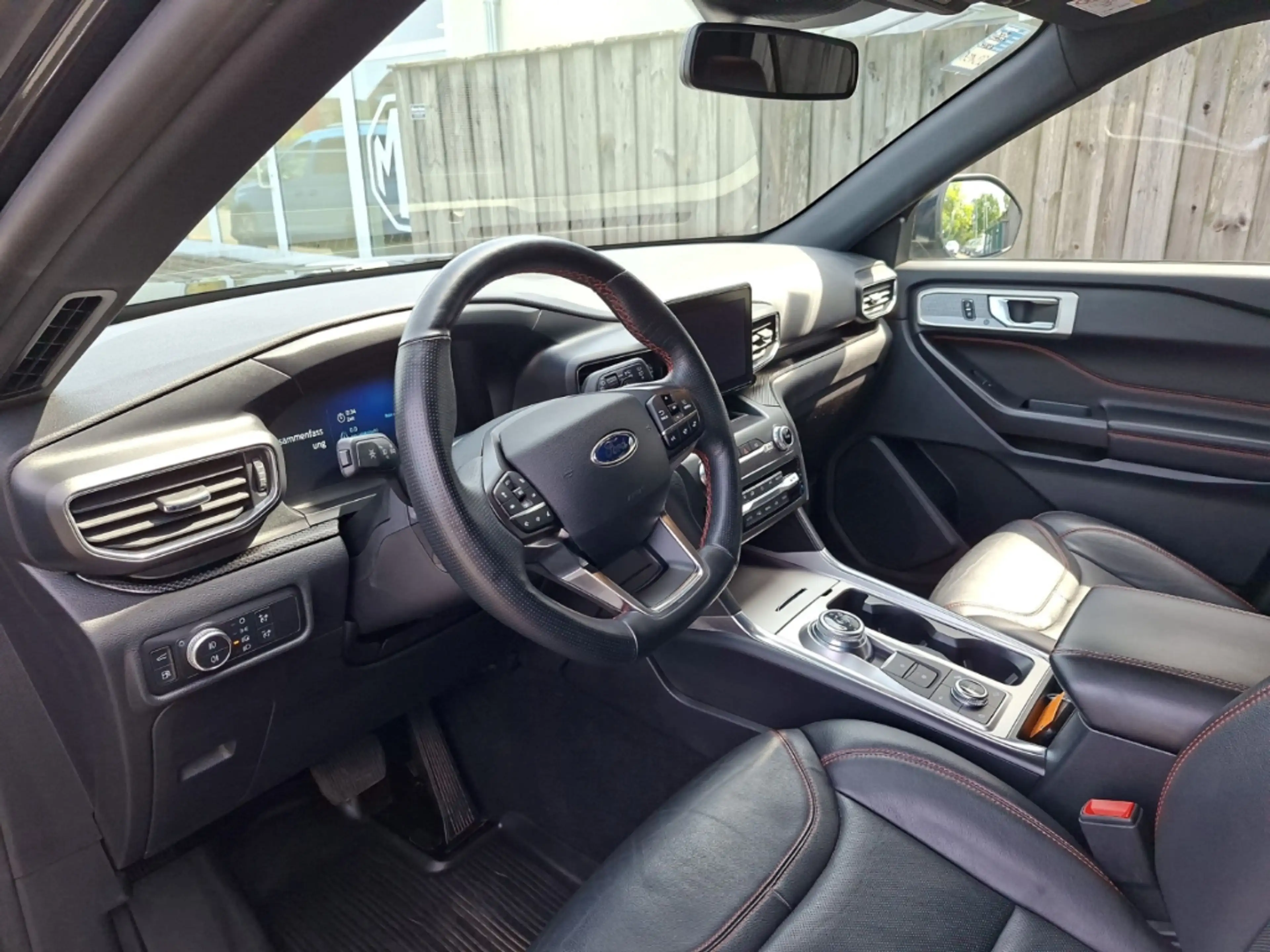 Ford Explorer ST-Line Plug-in-Hybrid 4x4 7-Sitzer Kamera Lenkrad — photo 10