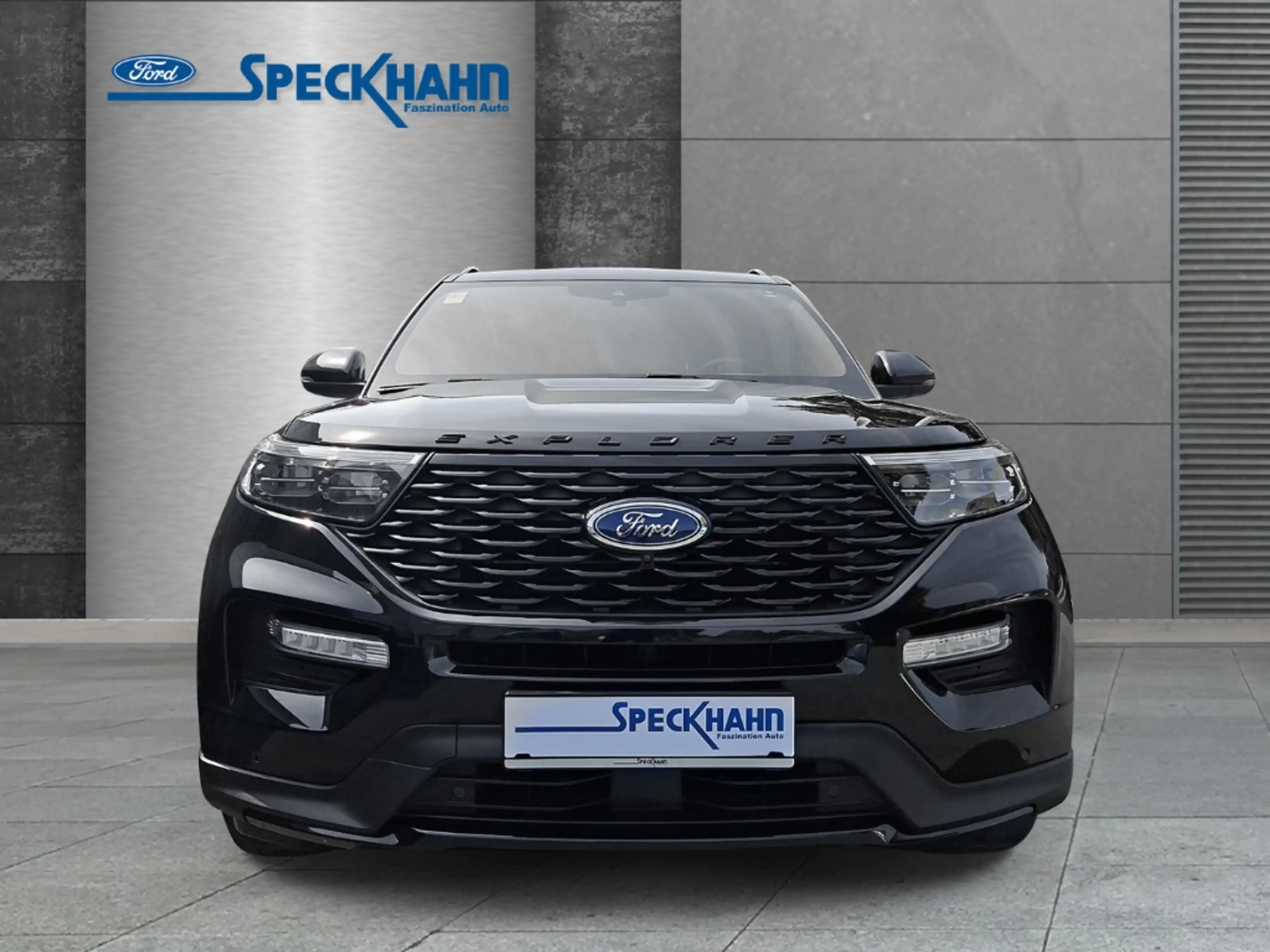 Ford Explorer ST-Line Plug-in-Hybrid 4x4 7-Sitzer Kamera Lenkrad — photo 6