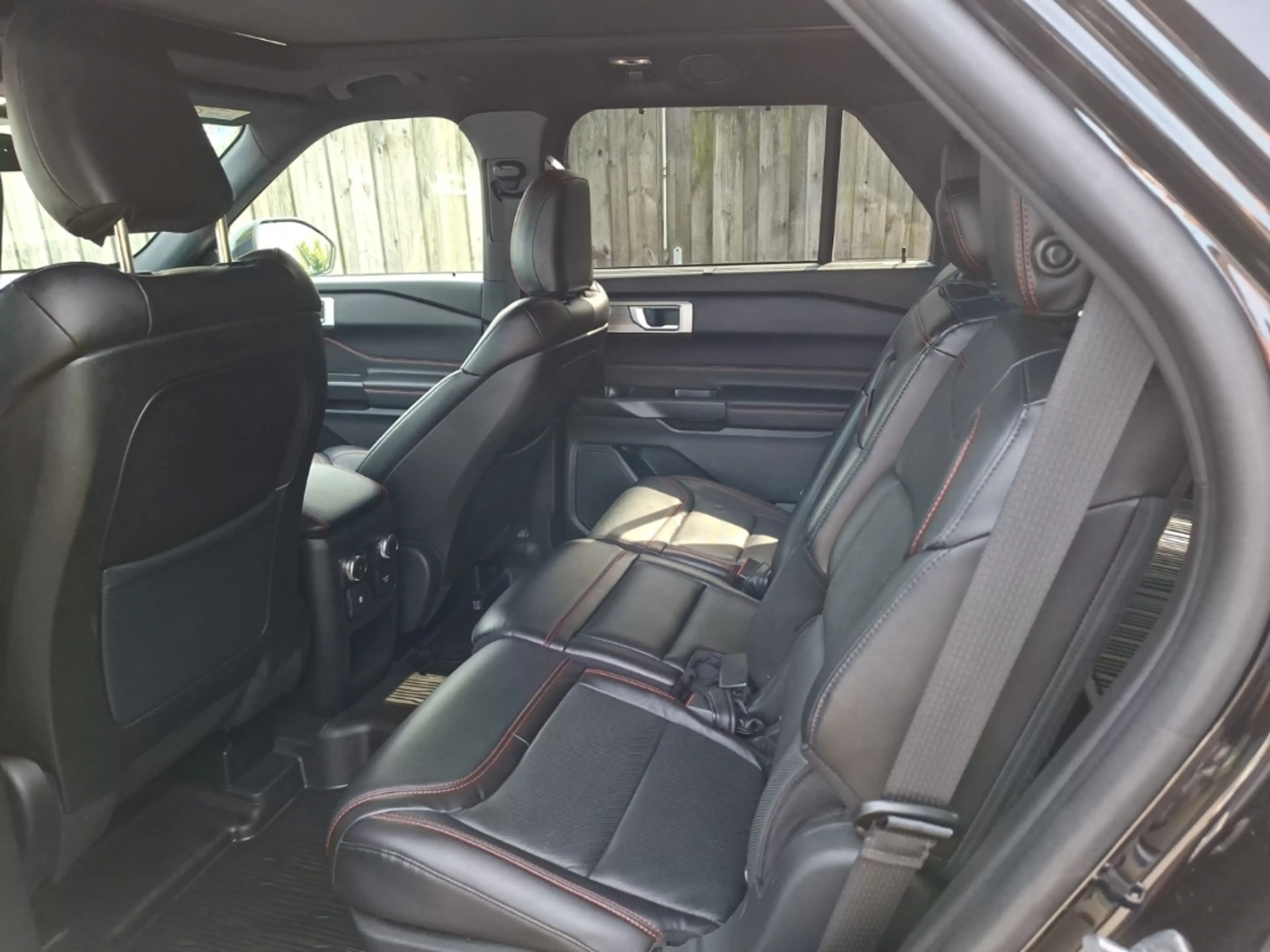 Ford Explorer ST-Line Plug-in-Hybrid 4x4 7-Sitzer Kamera Lenkrad — photo 13
