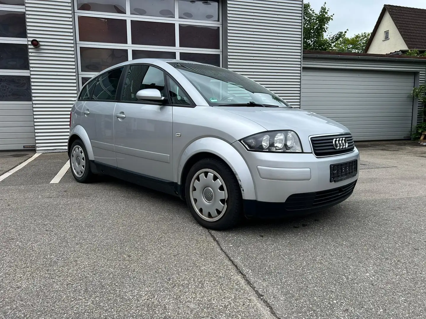 Audi A2 1.4 LITER 75 PS KLIMA Argintiu - 1