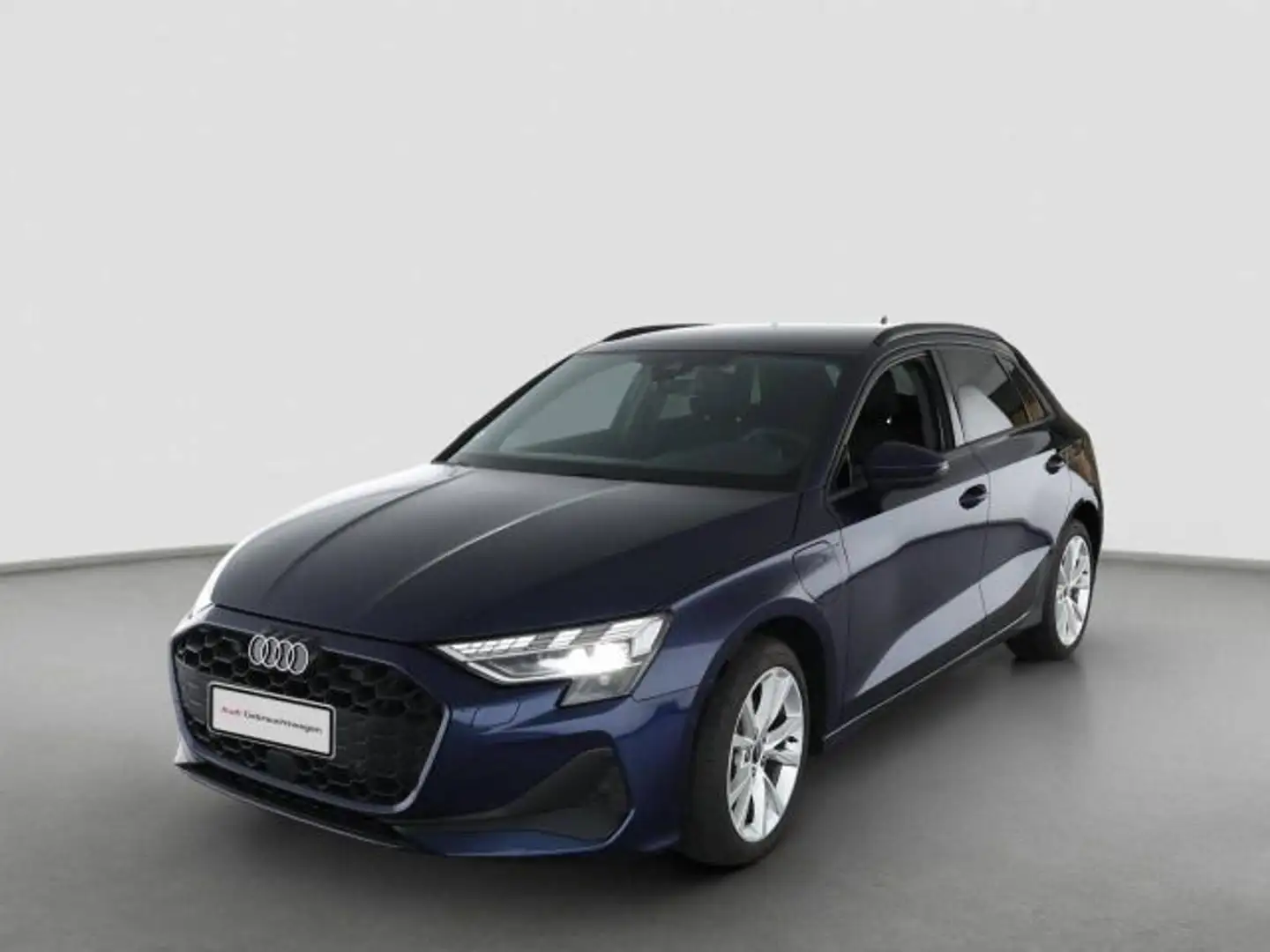 Audi A3 40 TFSIe BUSINESS NAVI eKLAPPE AHK Blau - 1