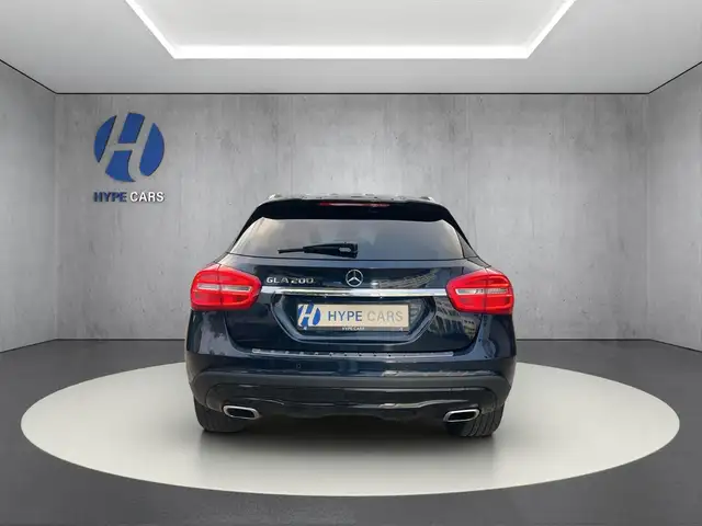 Mercedes-Benz GLA view 8