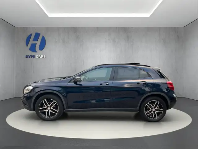 Mercedes-Benz GLA view 6