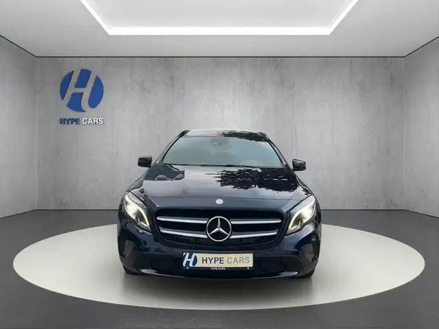 Mercedes-Benz GLA view 2