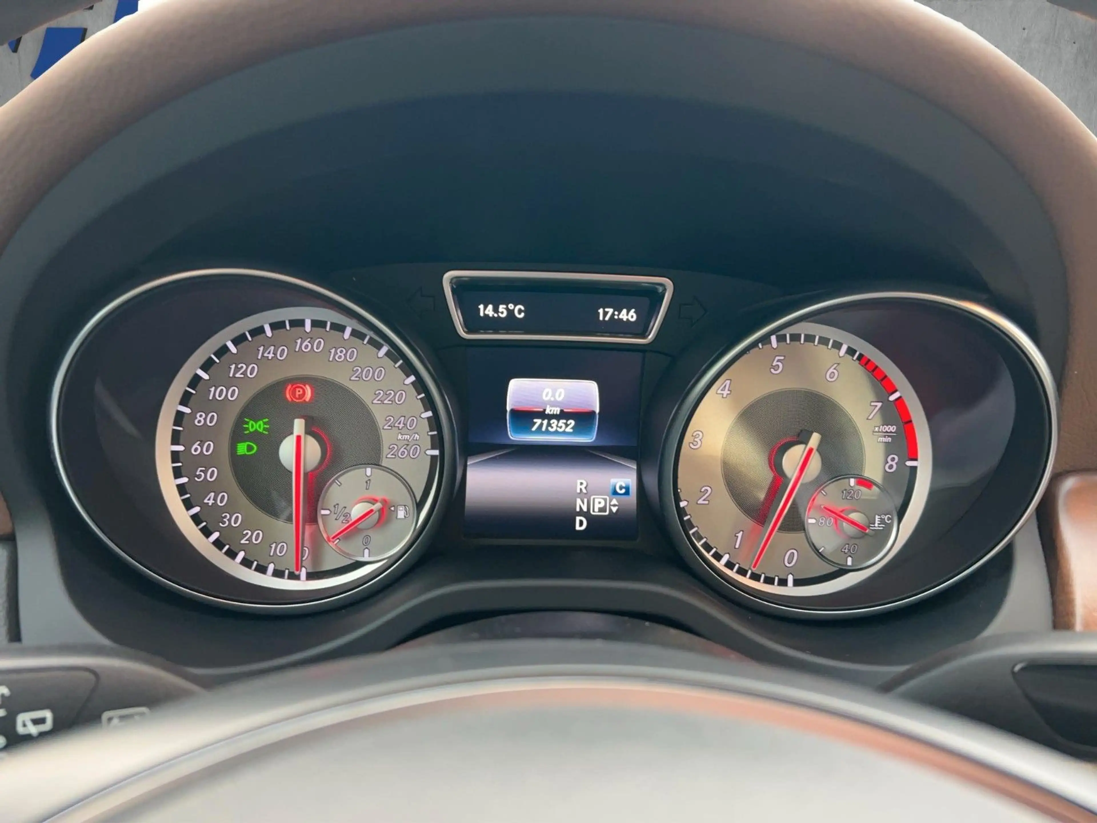 Mercedes-Benz GLA 200 7G-DCT LED Pano Navi Kamera AHK — photo 12