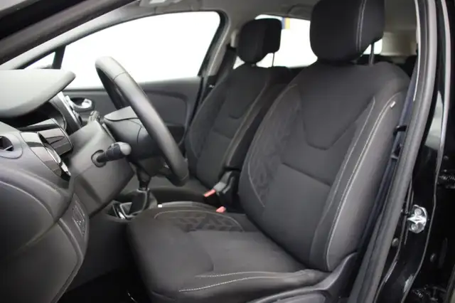 Renault Clio view 9