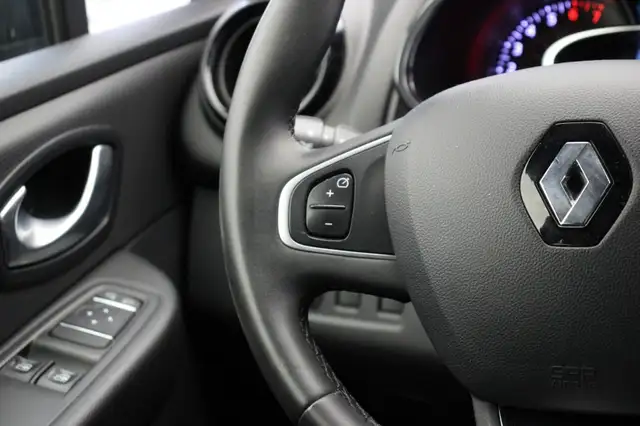 Renault Clio view 6