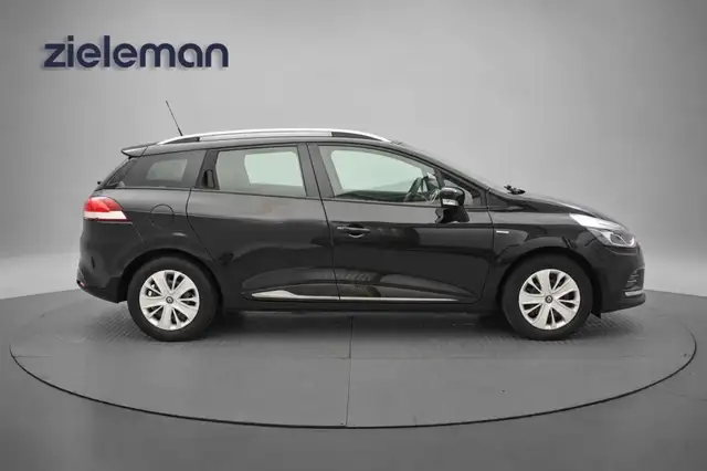 Renault Clio view 15