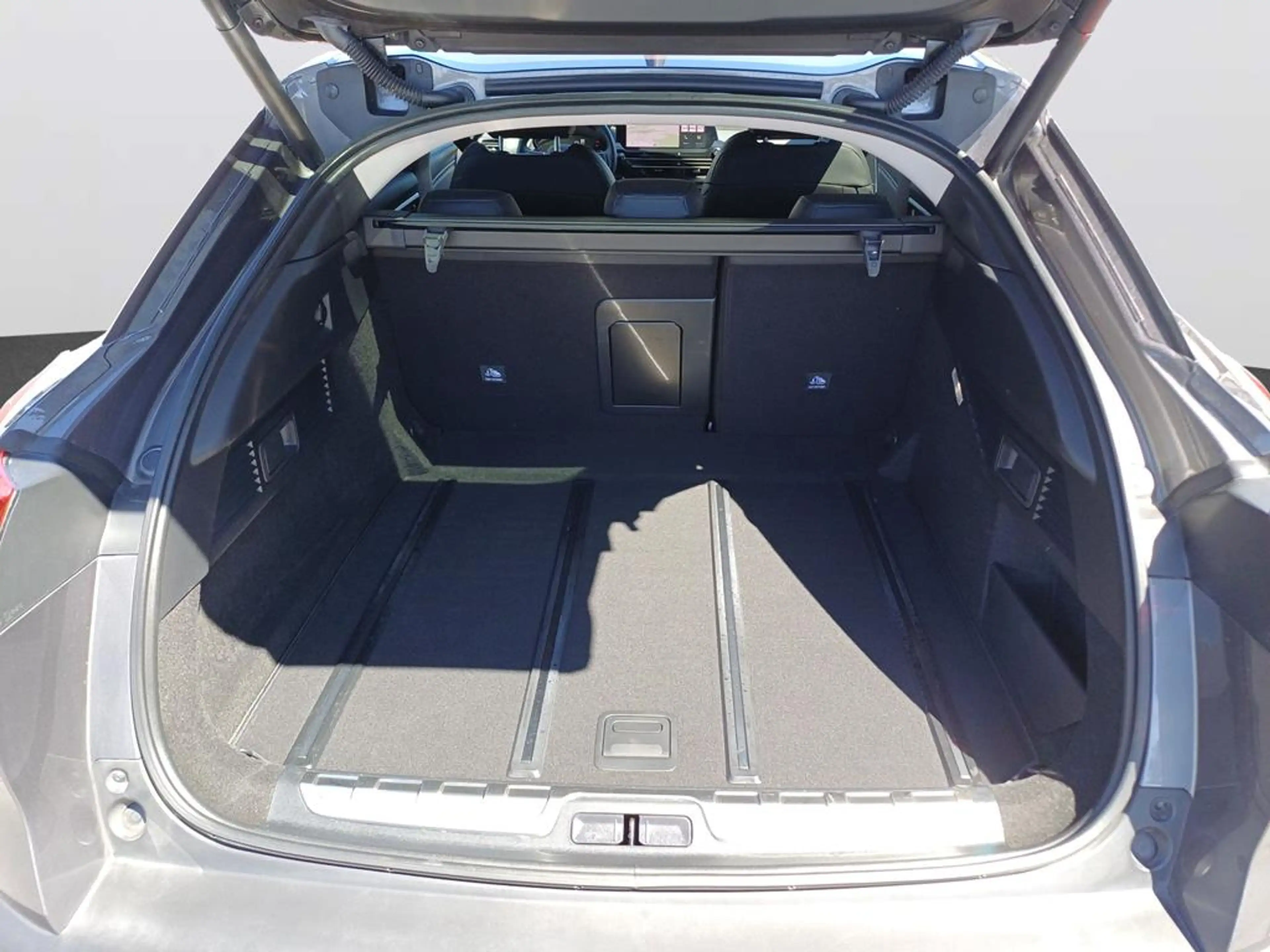 Citroen C5 X C5X Shine Pack PT 180 EAT — photo 6