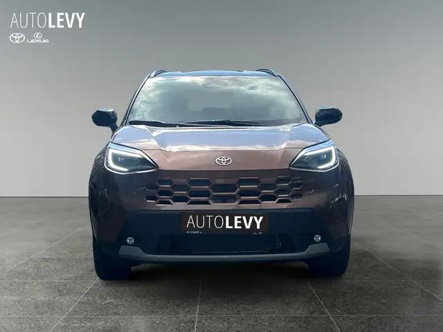Toyota Yaris Cross view 9
