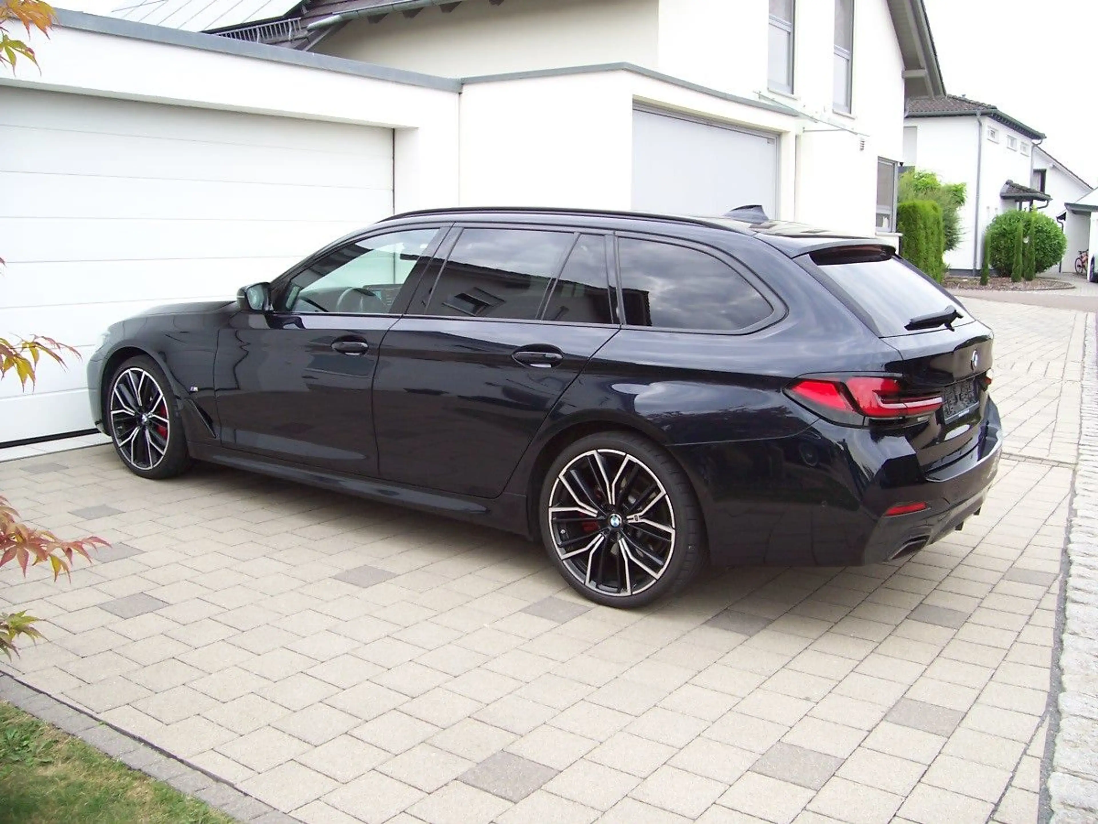 BMW 540 d xDrive M Sportpaket Bowers&Wilkins/20/Laser — photo 2