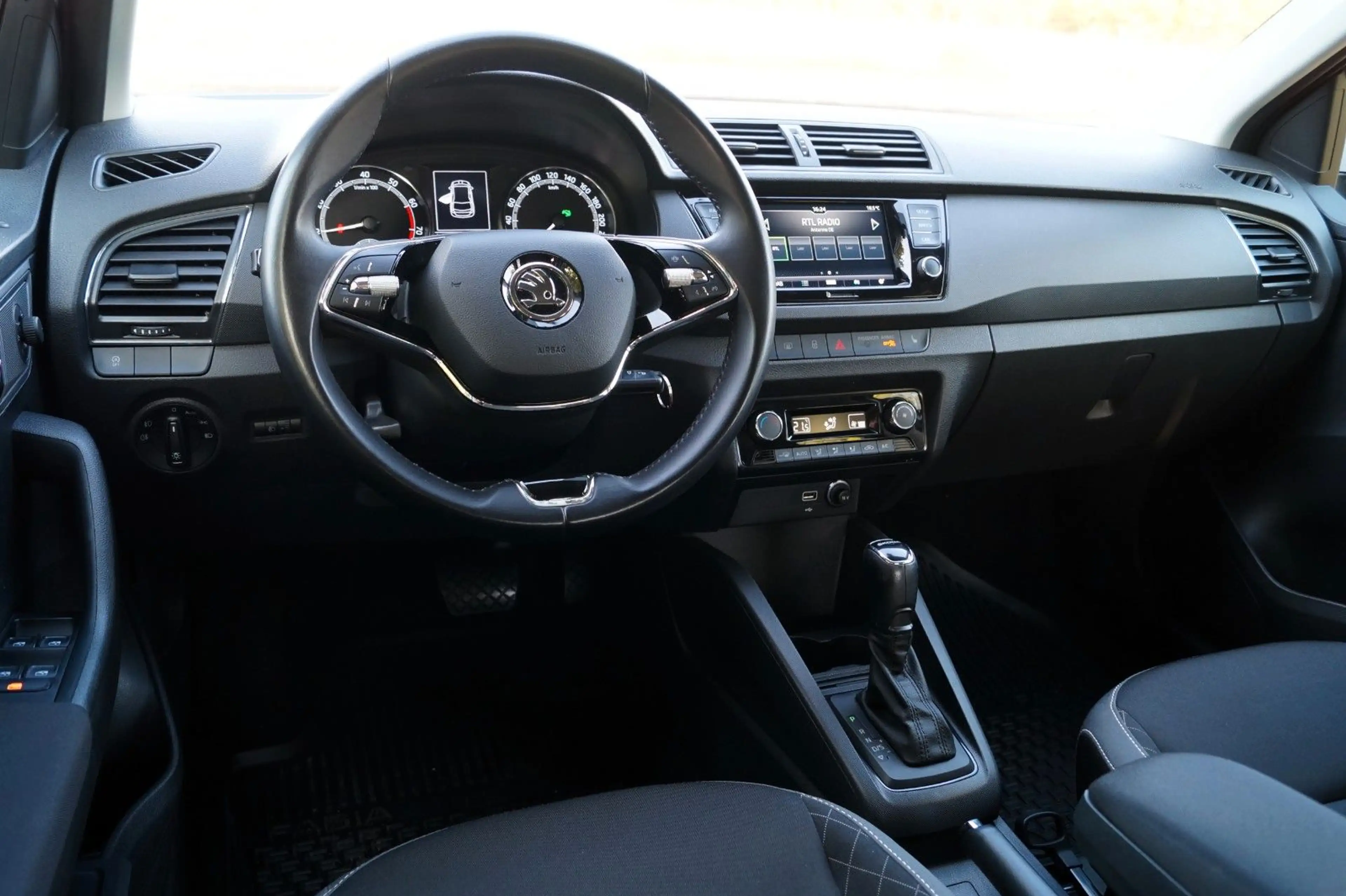 Skoda Fabia Ambition/ Euro 6/ SHZ/ KLIMA/ PDC — photo 14