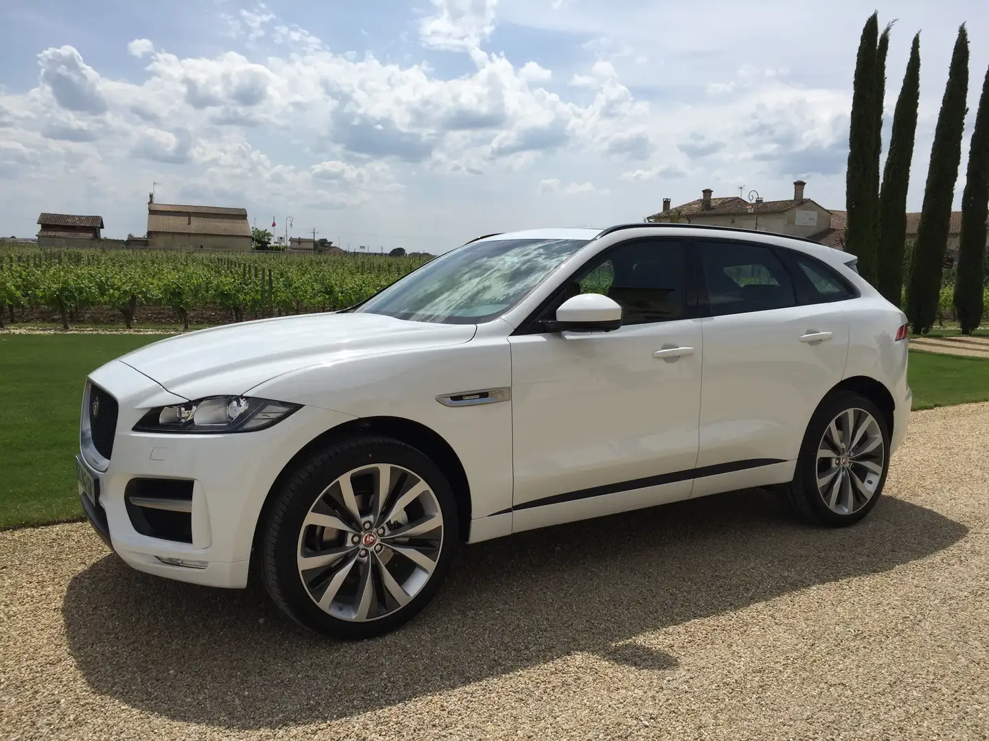Jaguar F-Pace F-Pace 2.0 D - 180 ch  AWD BVA8 R-Sport Blanc - 2