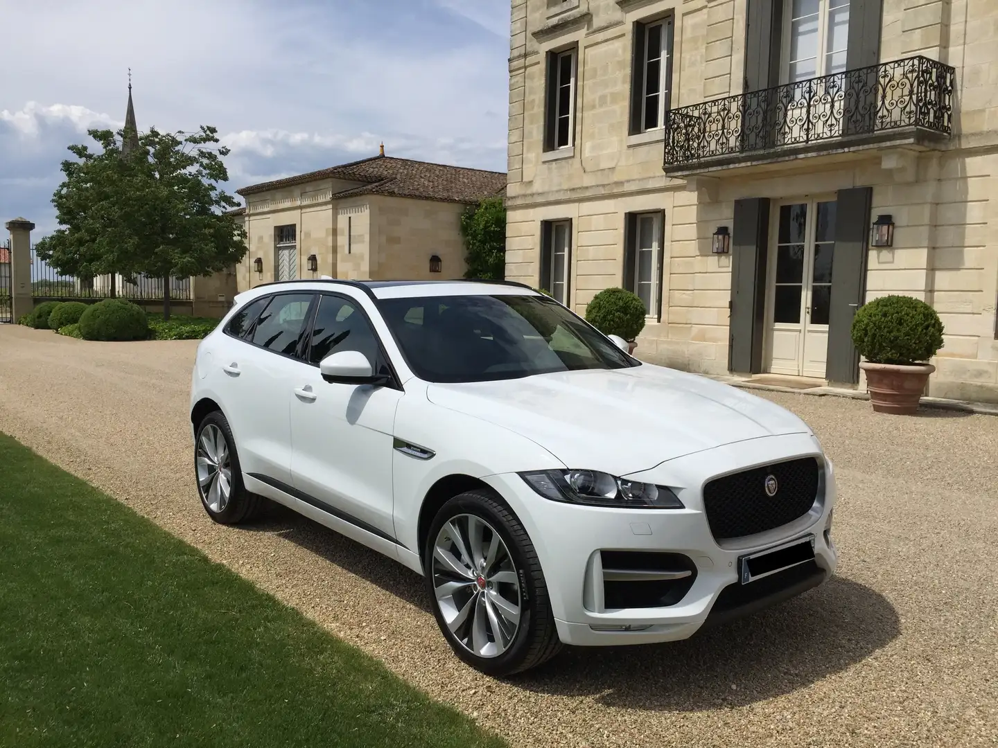 Jaguar F-Pace F-Pace 2.0 D - 180 ch  AWD BVA8 R-Sport Blanc - 1