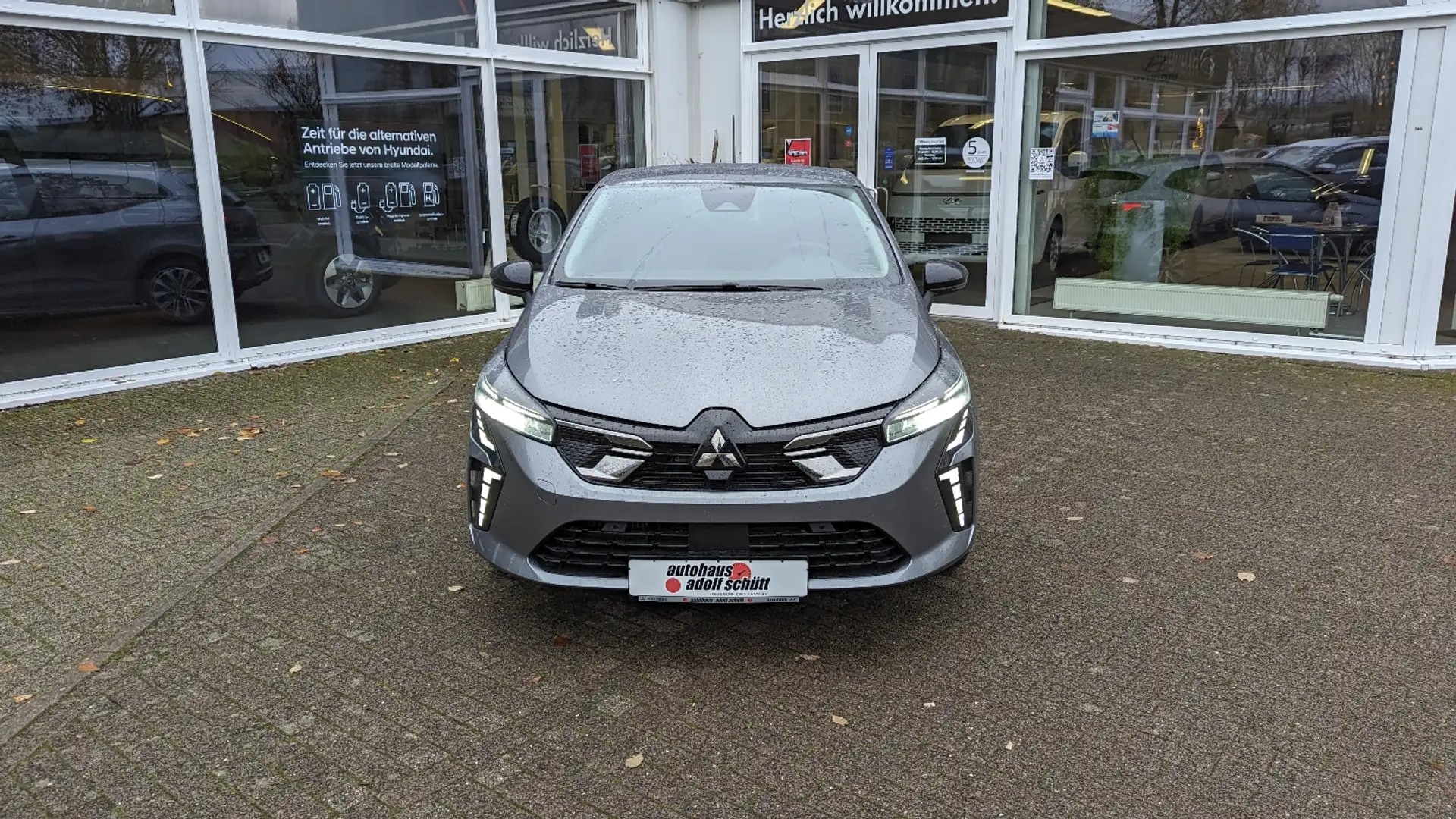 Mitsubishi Colt PLUS 1.6 Hybrid Gris - 2