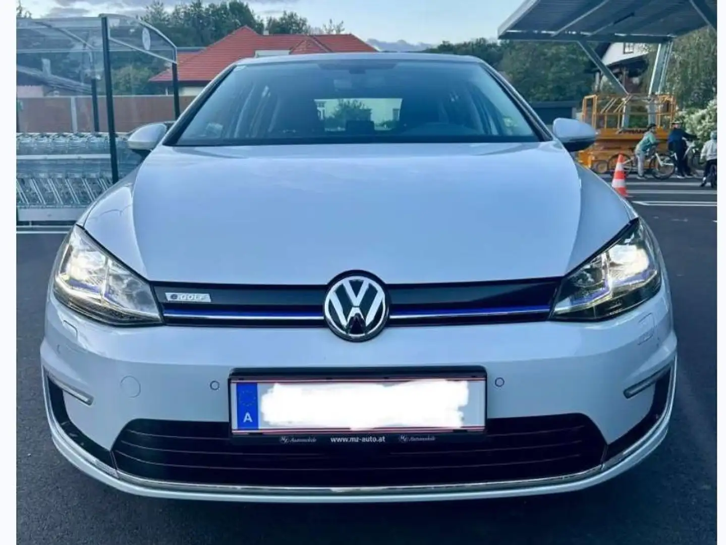 Volkswagen e-Golf e-Golf 35,8kWh (mit Batterie) Weiß - 2