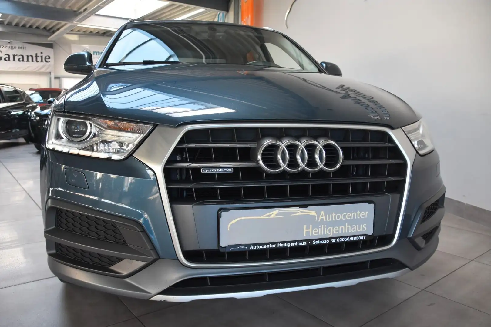Audi Q3 Design Quattro Autom Navi BiXenon SHZ PDC AHK Blau - 1