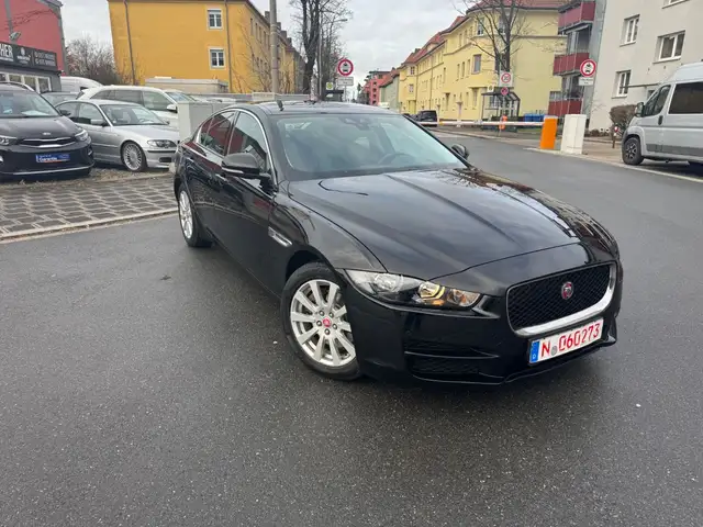Jaguar XE Pure