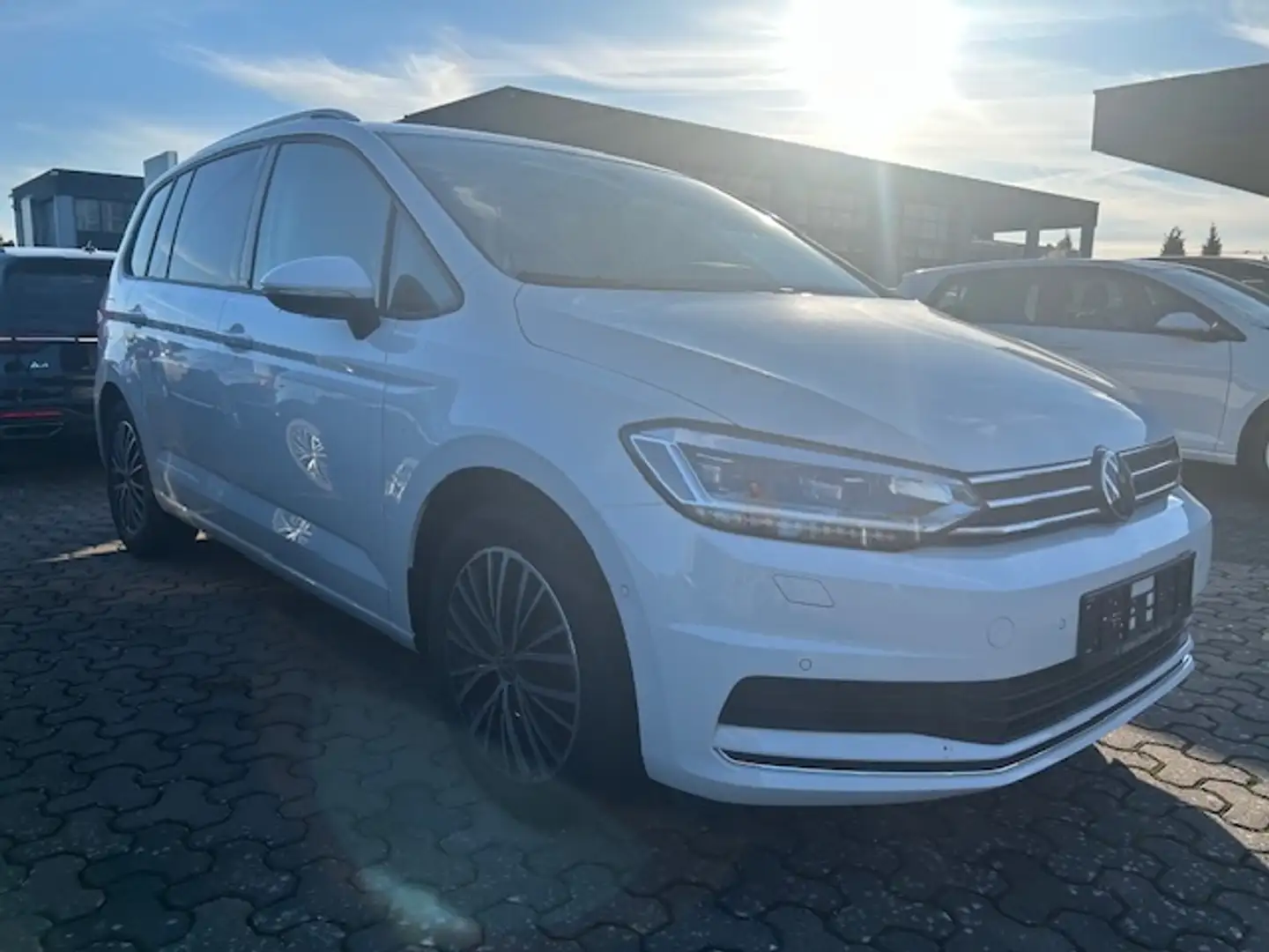 Volkswagen Touran 1.5 TSI "Active", NP: 47.000 € Weiß - 2