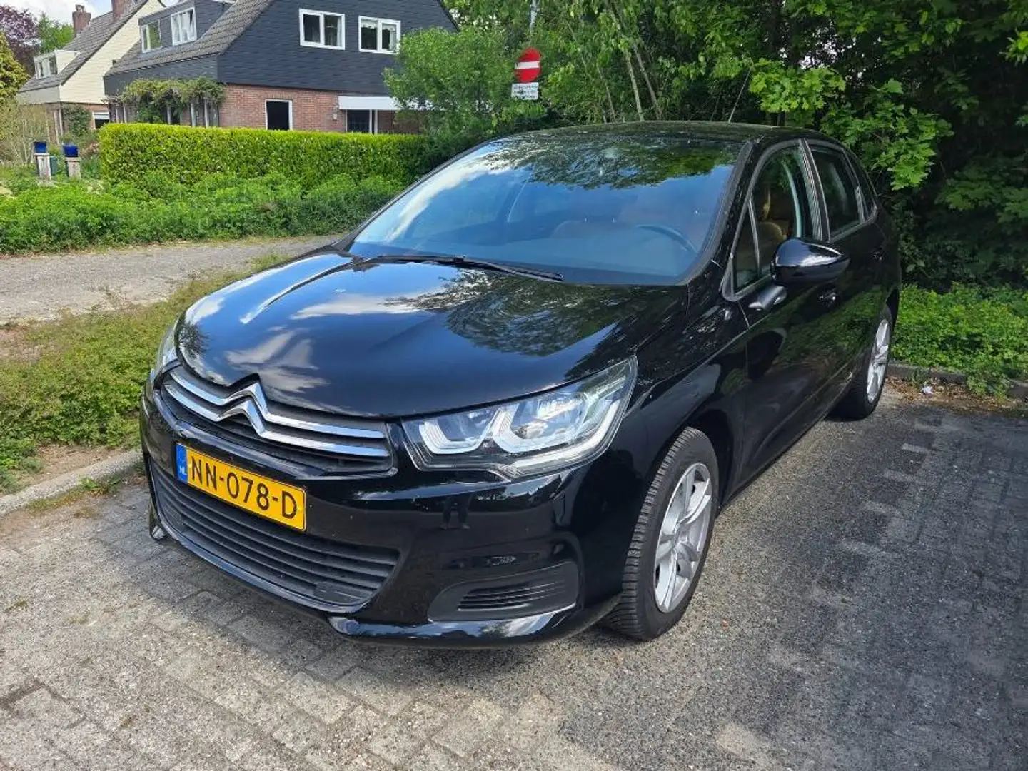 Citroen C4 1.2 PureT.Feel Coll. Zwart - 1