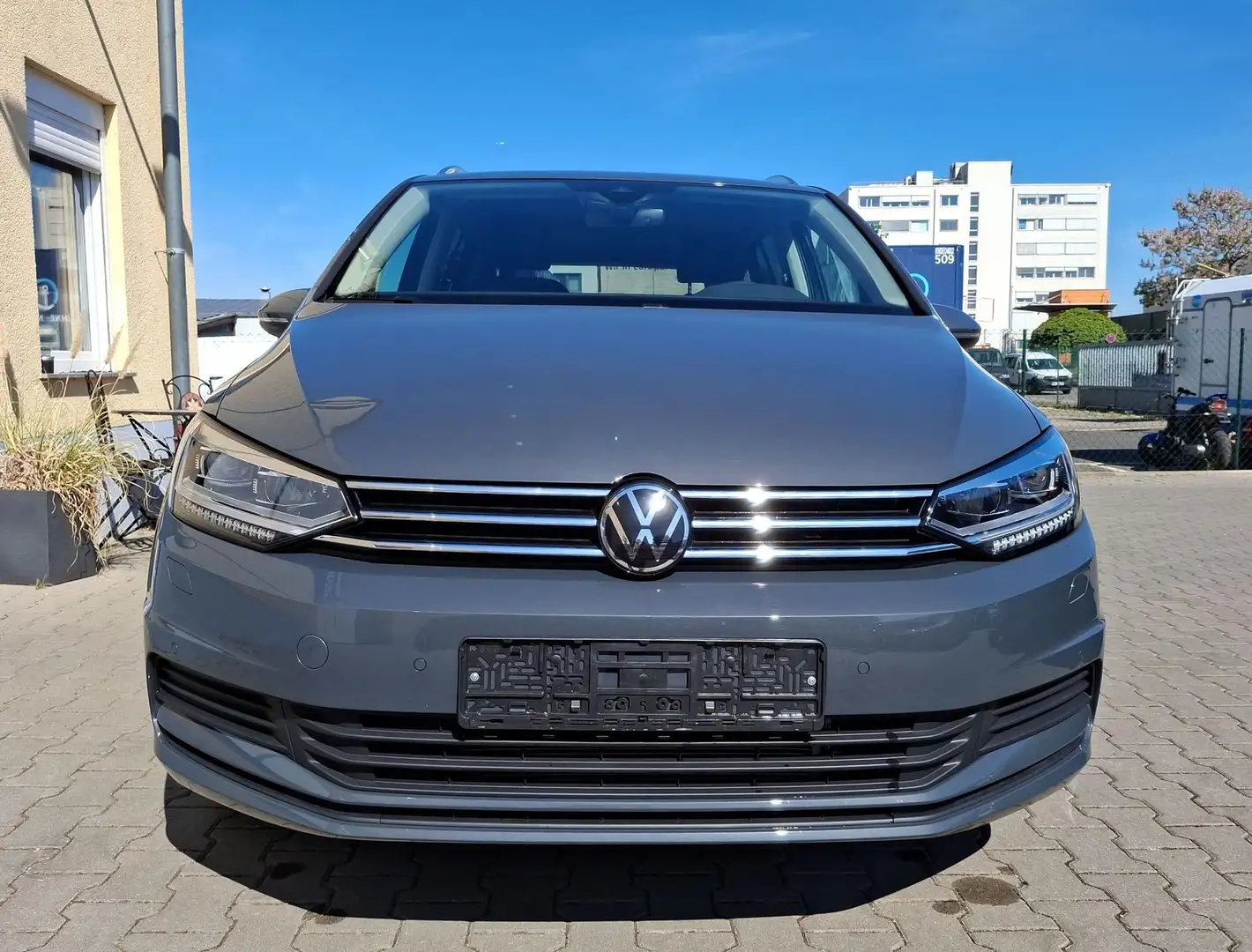 Volkswagen Touran Limited 7-Sitzer IQ Light 4J. Garantie Navi. 17... Grau - 2