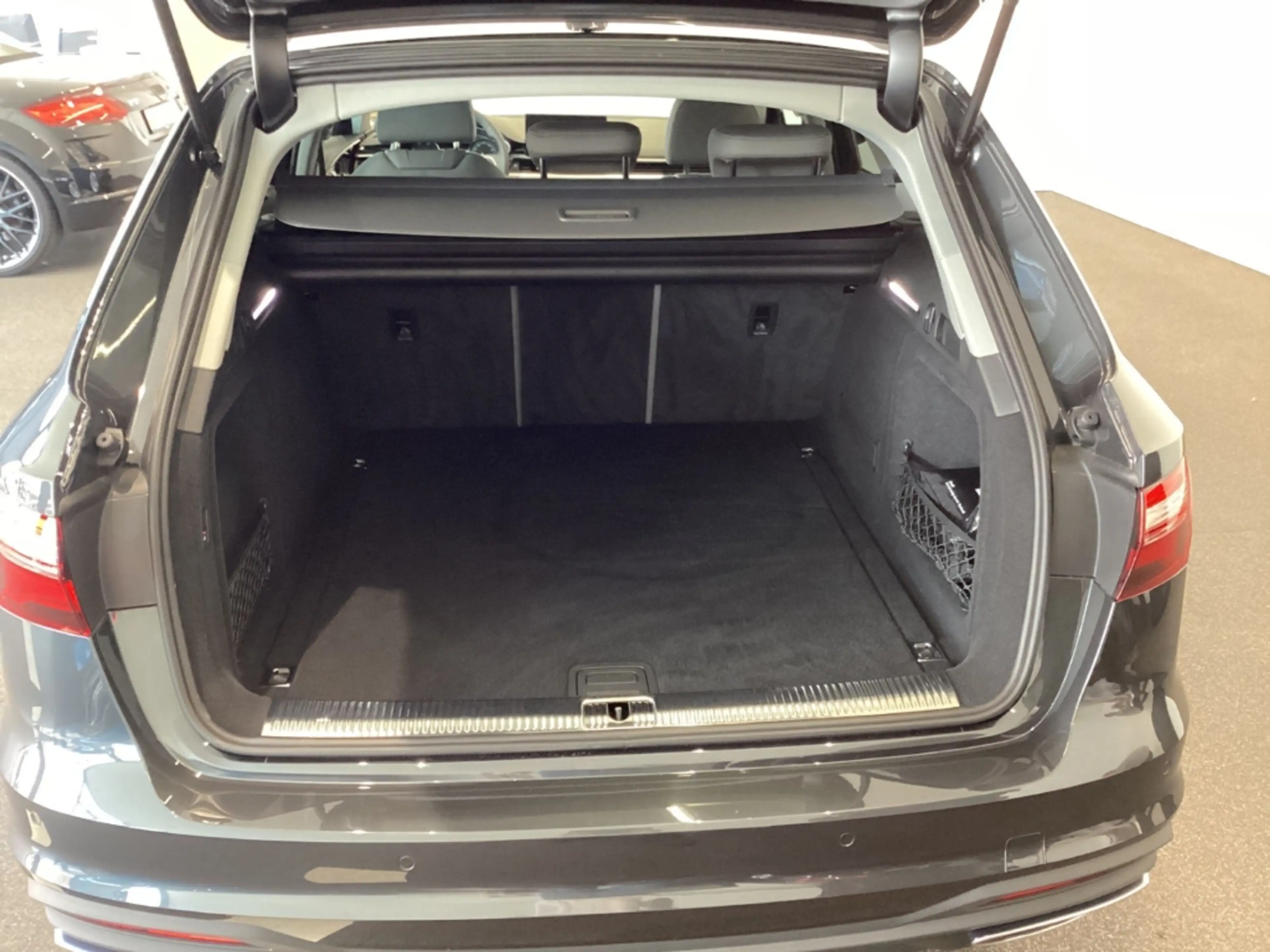 Audi A4 Avant 35TDI S tronic ACC Navi AHK El. Heckklappe S — photo 9