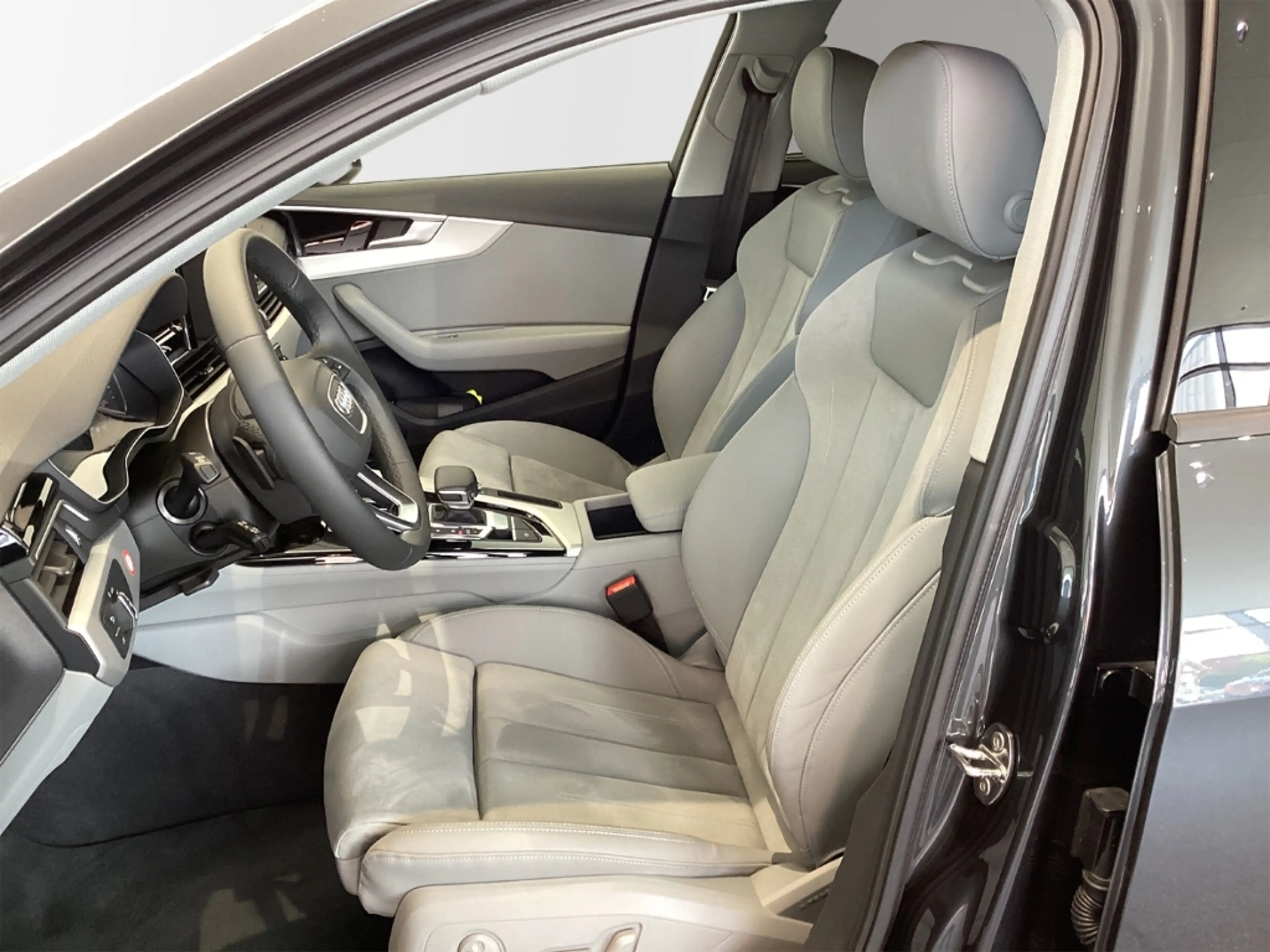 Audi A4 Avant 35TDI S tronic ACC Navi AHK El. Heckklappe S — photo 3