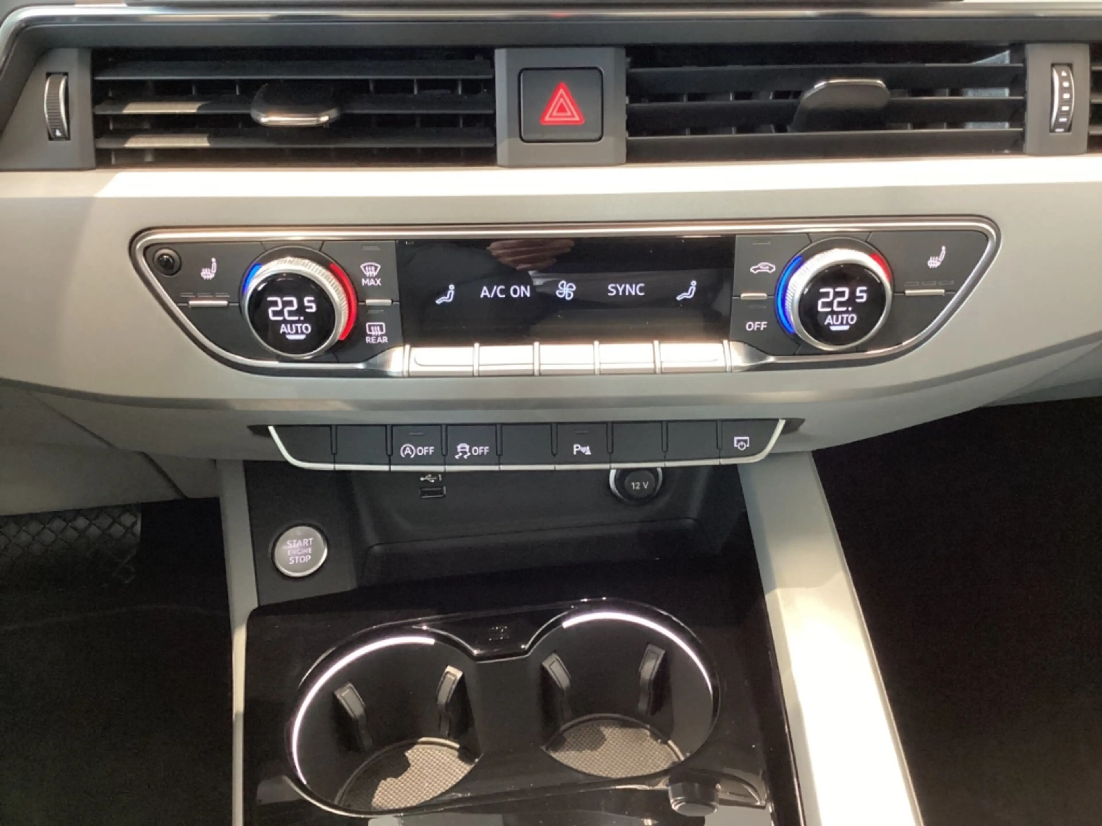 Audi A4 Avant 35TDI S tronic ACC Navi AHK El. Heckklappe S — photo 13