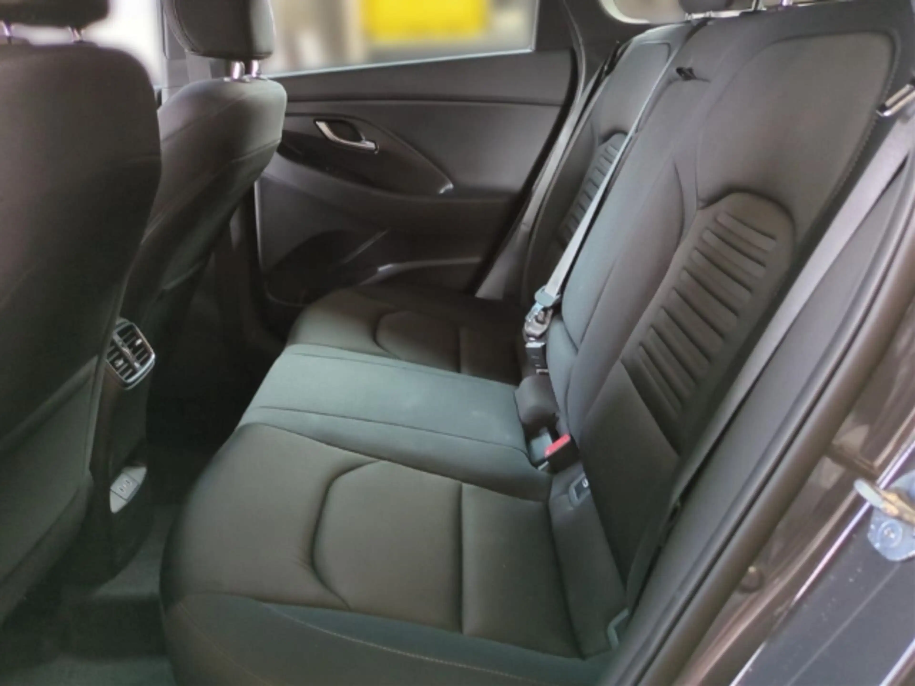 Hyundai i30 Mild-Hybrid 1.5 T-GDI Advantage Allwetterreifen+Na — photo 10