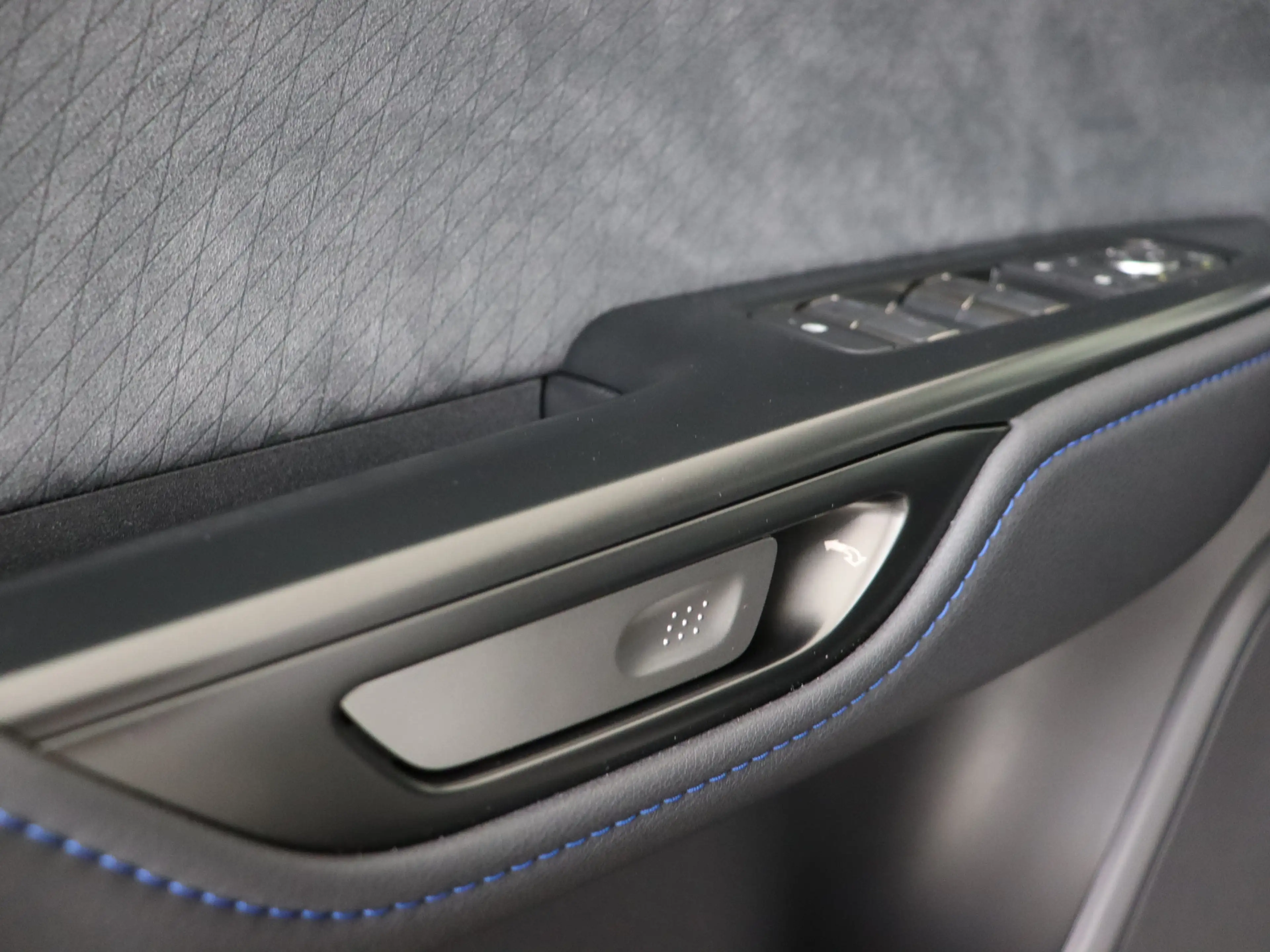 Lexus RZ 550e DIRECT 4 F SPORT 77 kWh | Mark Levinson | Pan — photo 12