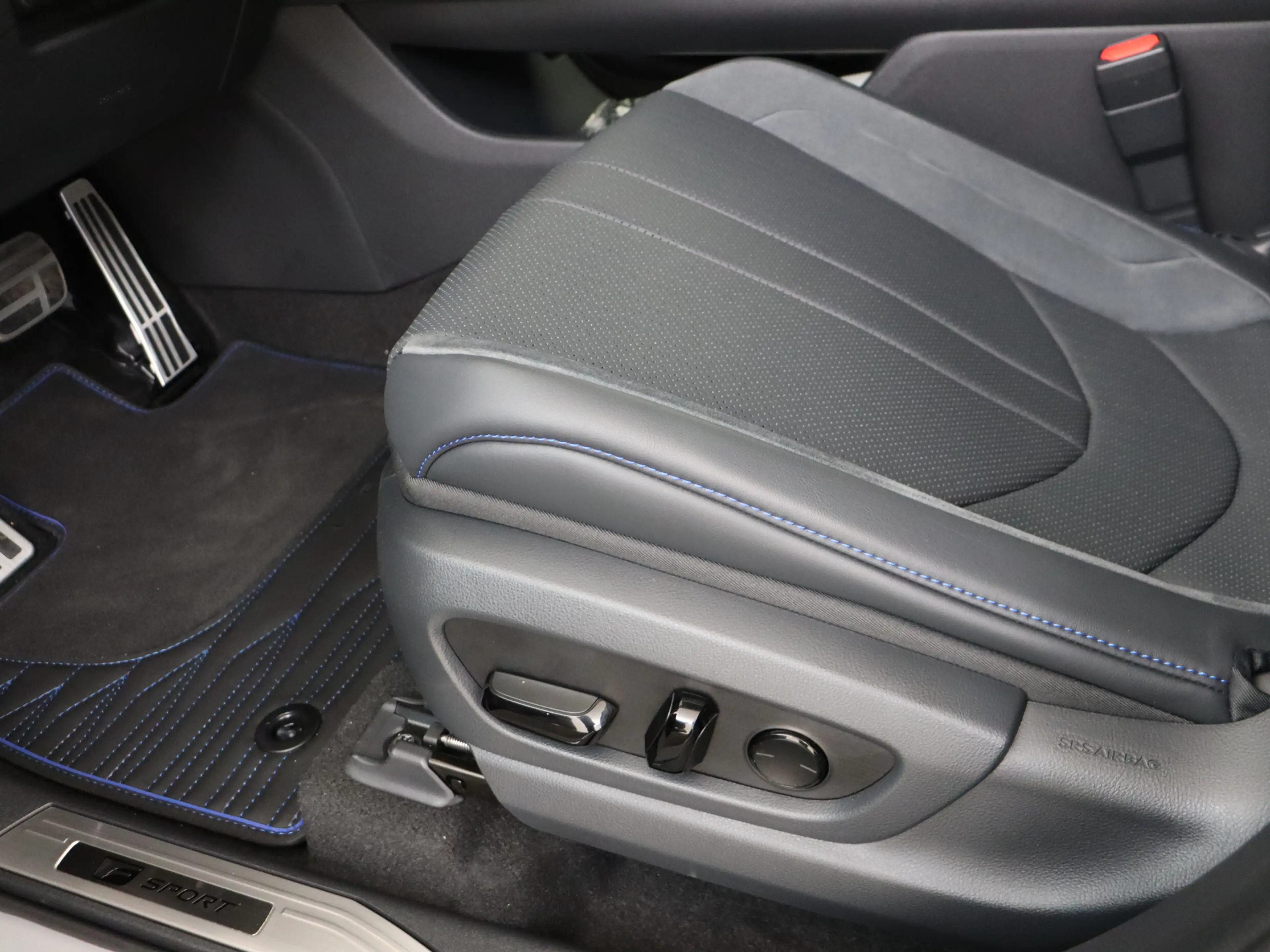 Lexus RZ 550e DIRECT 4 F SPORT 77 kWh | Mark Levinson | Pan — photo 13