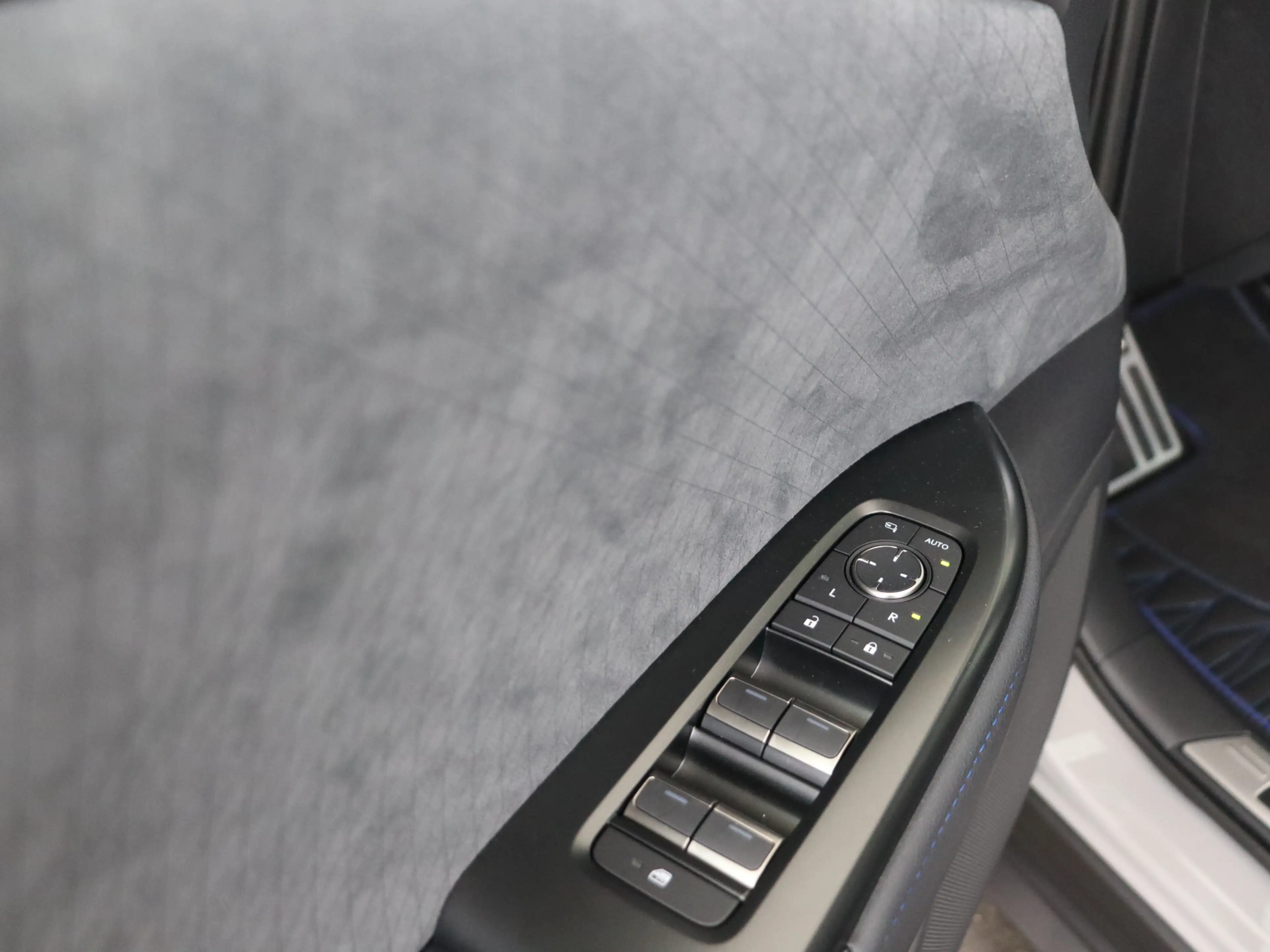 Lexus RZ 550e DIRECT 4 F SPORT 77 kWh | Mark Levinson | Pan — photo 11