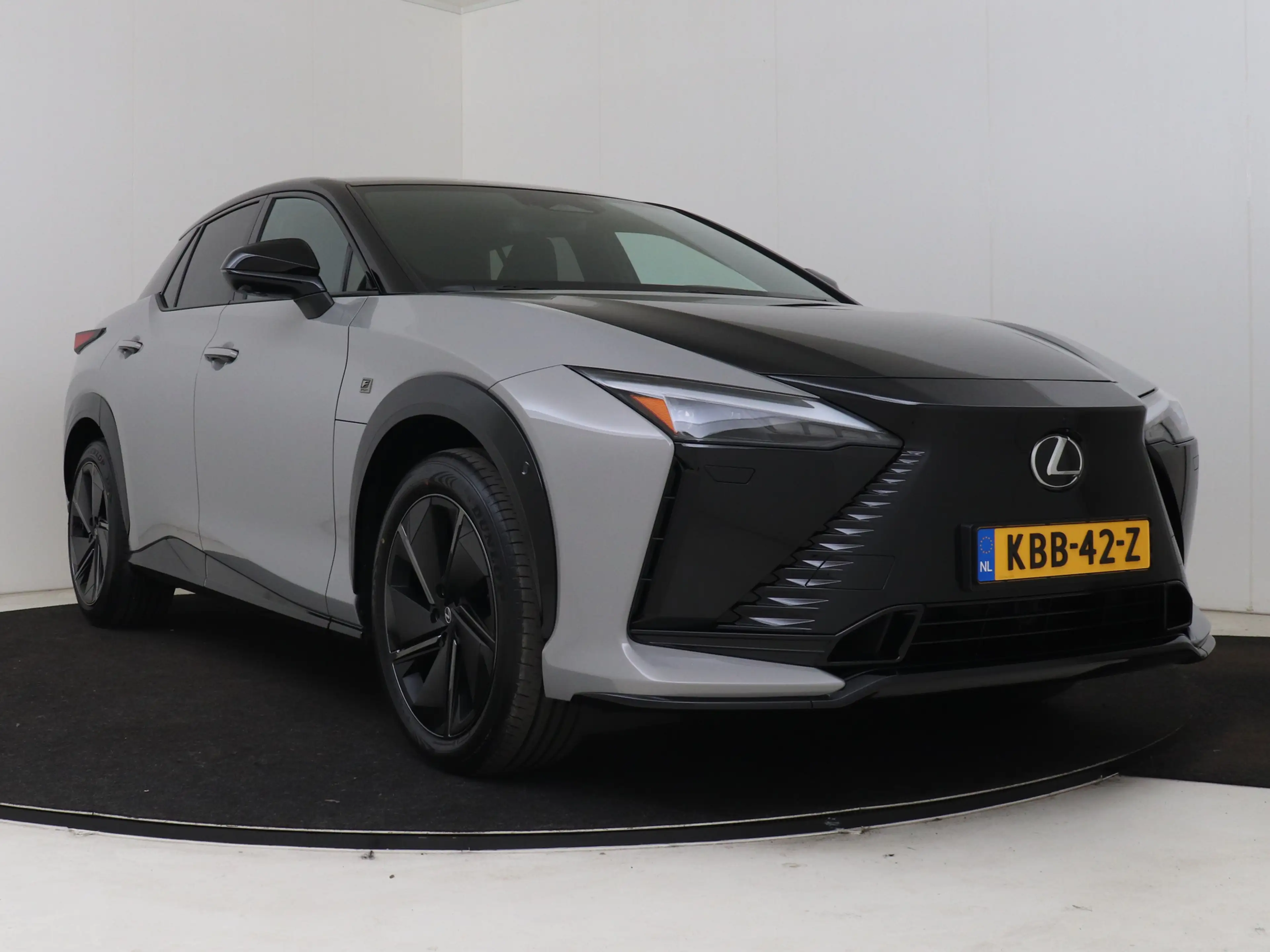 Lexus RZ 550e DIRECT 4 F SPORT 77 kWh | Mark Levinson | Pan — photo 15