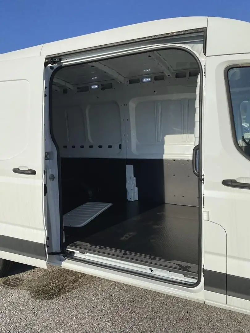 Maxus Deliver 9 2.0 Diesel 148 L3H2 LED Kam PDC Temp 108 kW (14... Weiß - 2