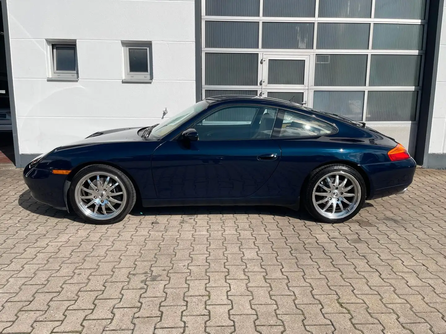 Porsche 996 911 Carrera 2 /S-Heft/SHZ/Vollleder/eSD/Deutsch Modrá - 2