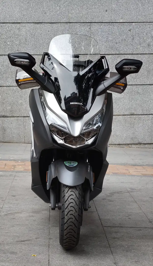 Honda Forza 300 - 1