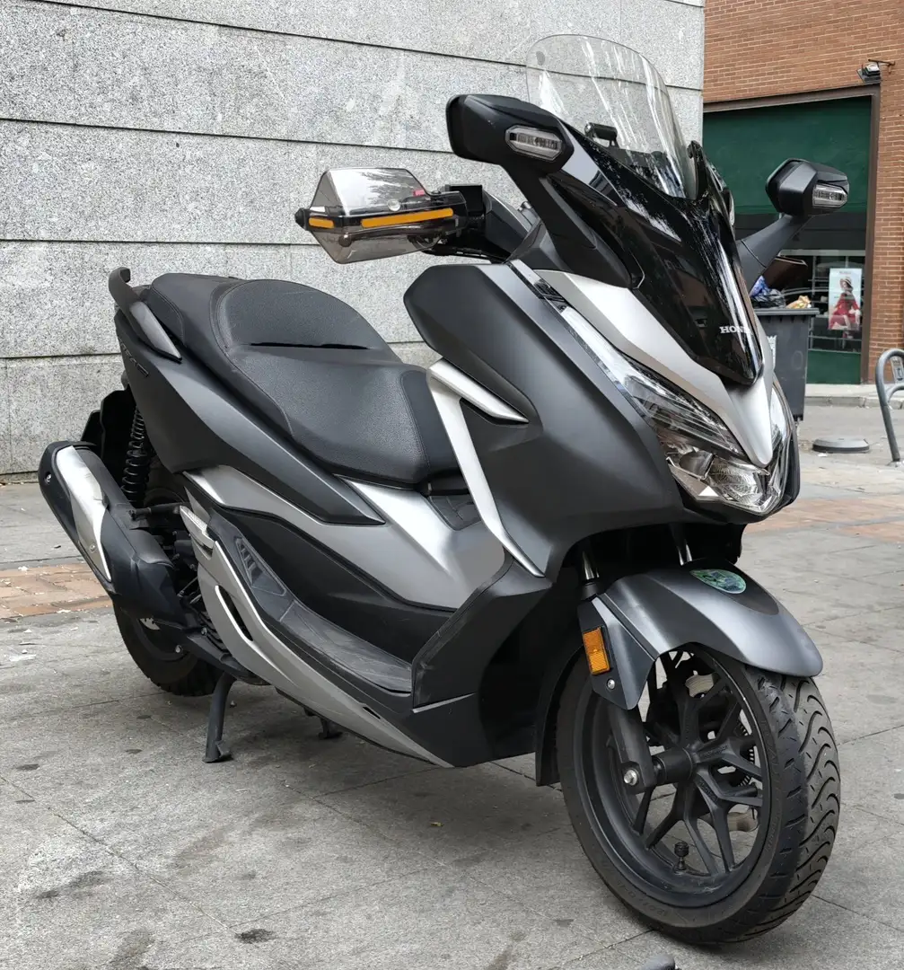 Honda Forza 300 - 2
